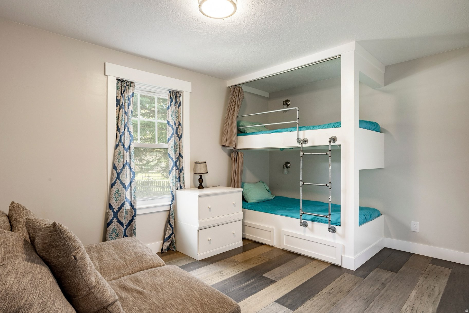 MIDWAY FARMS - Residential