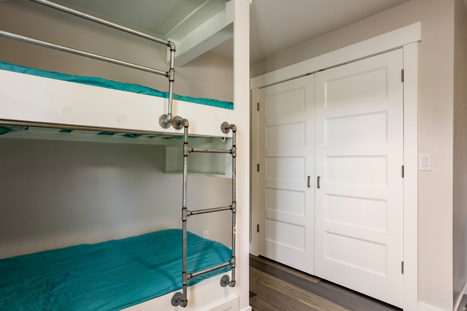 MIDWAY FARMS - Residential