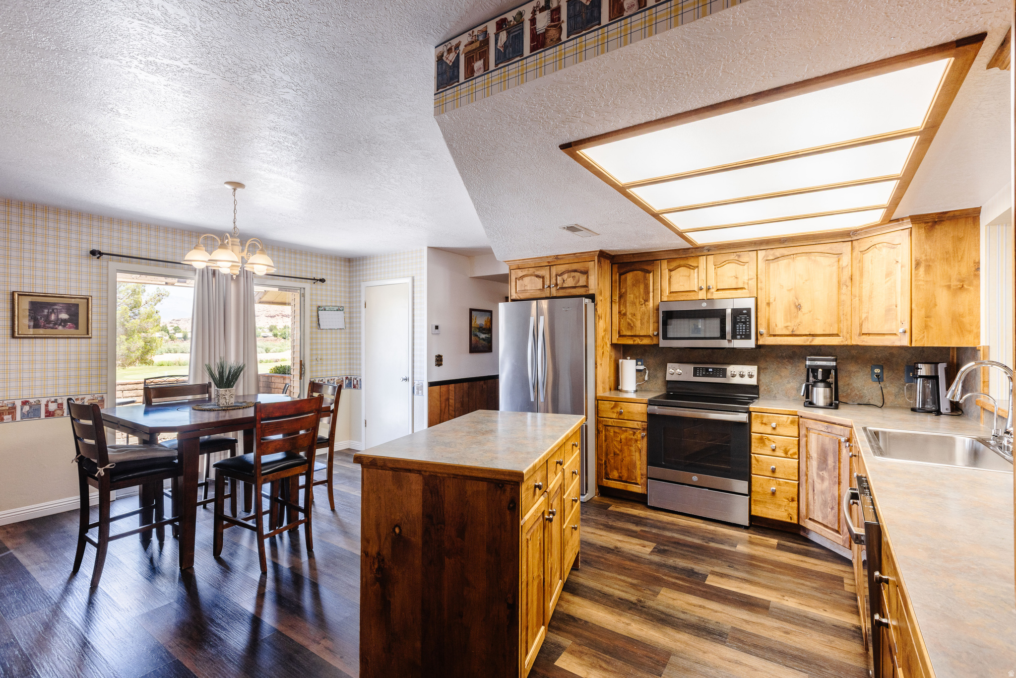 BLOOMINGTON HILLS 6 - Residential