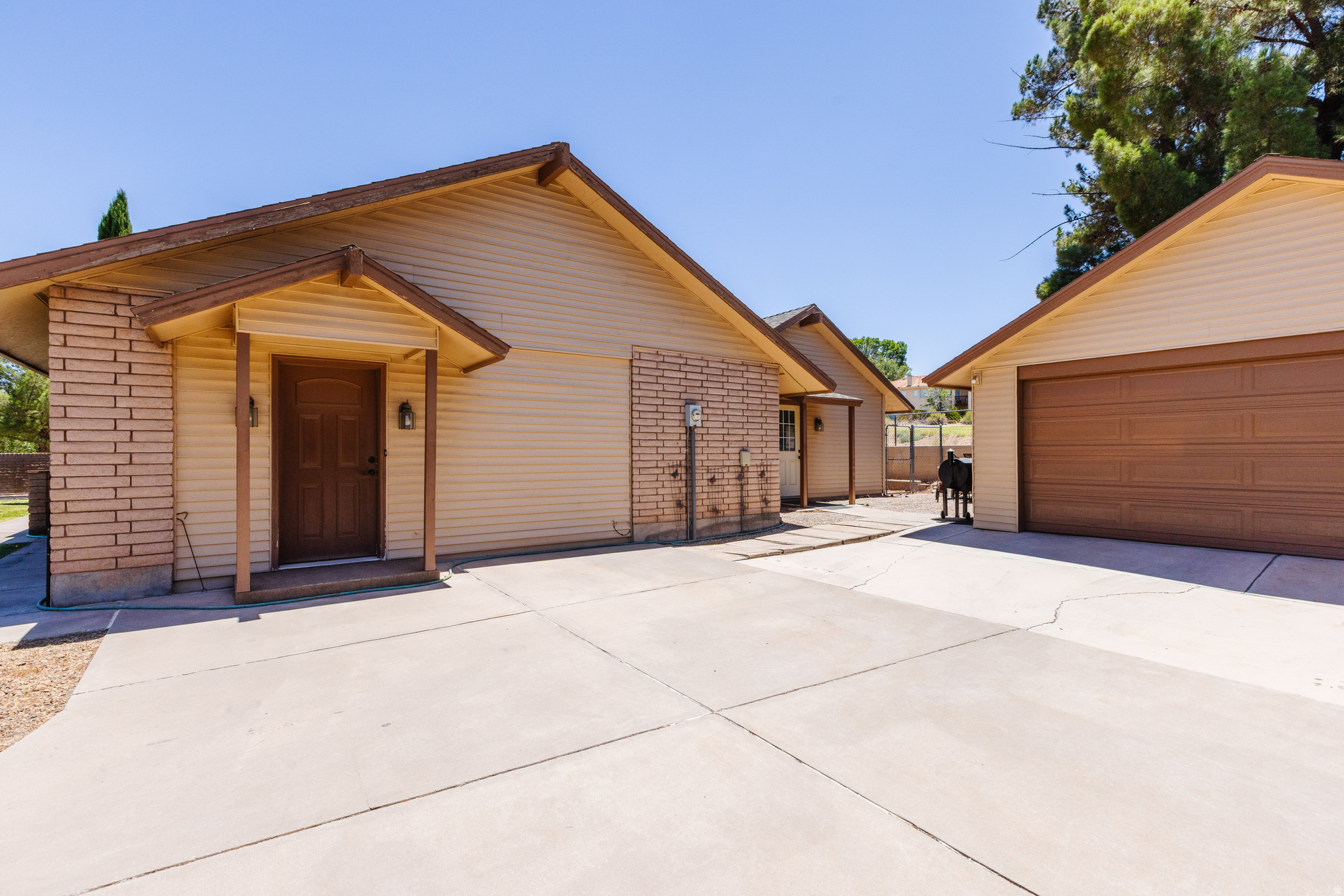BLOOMINGTON HILLS 6 - Residential