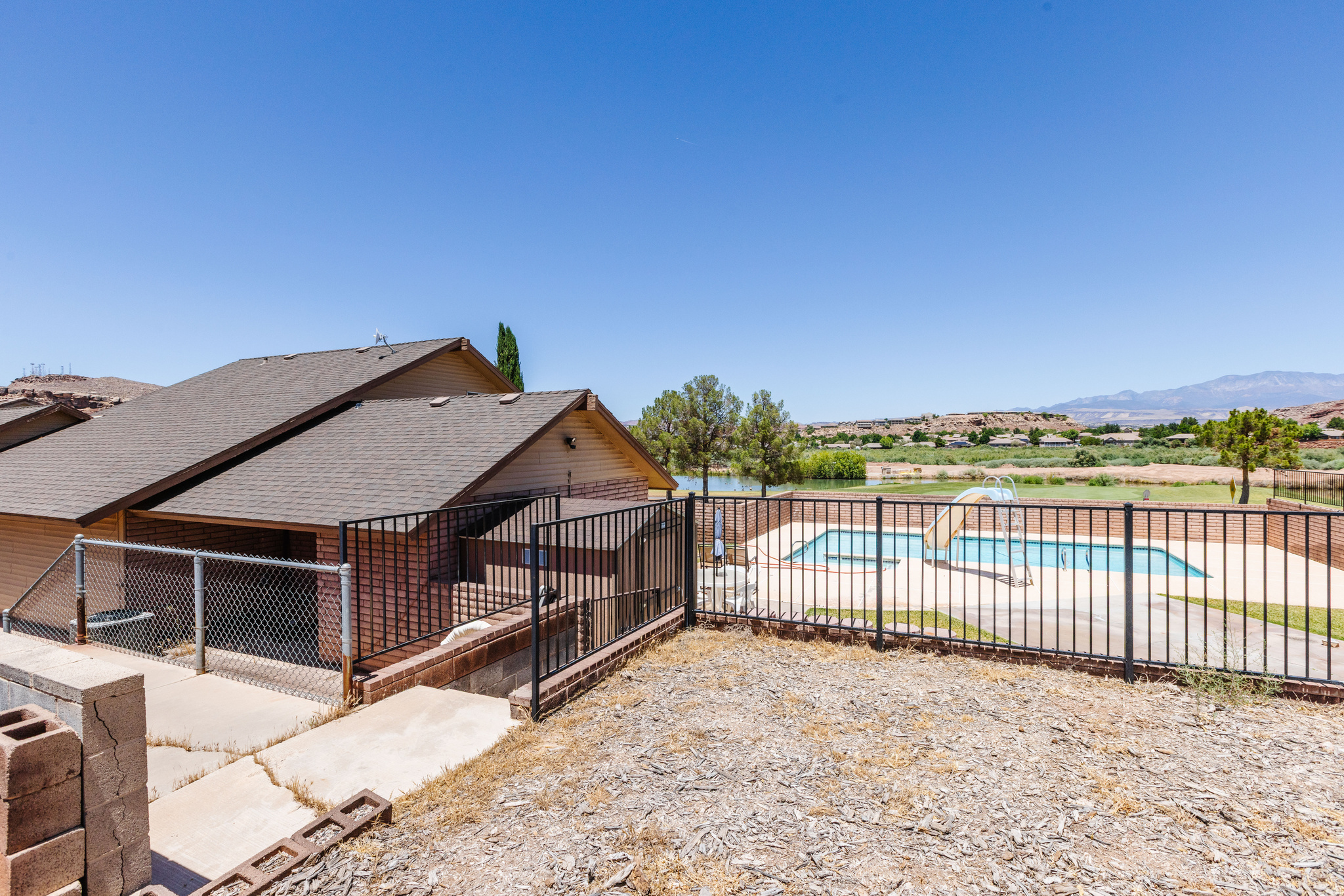 BLOOMINGTON HILLS 6 - Residential