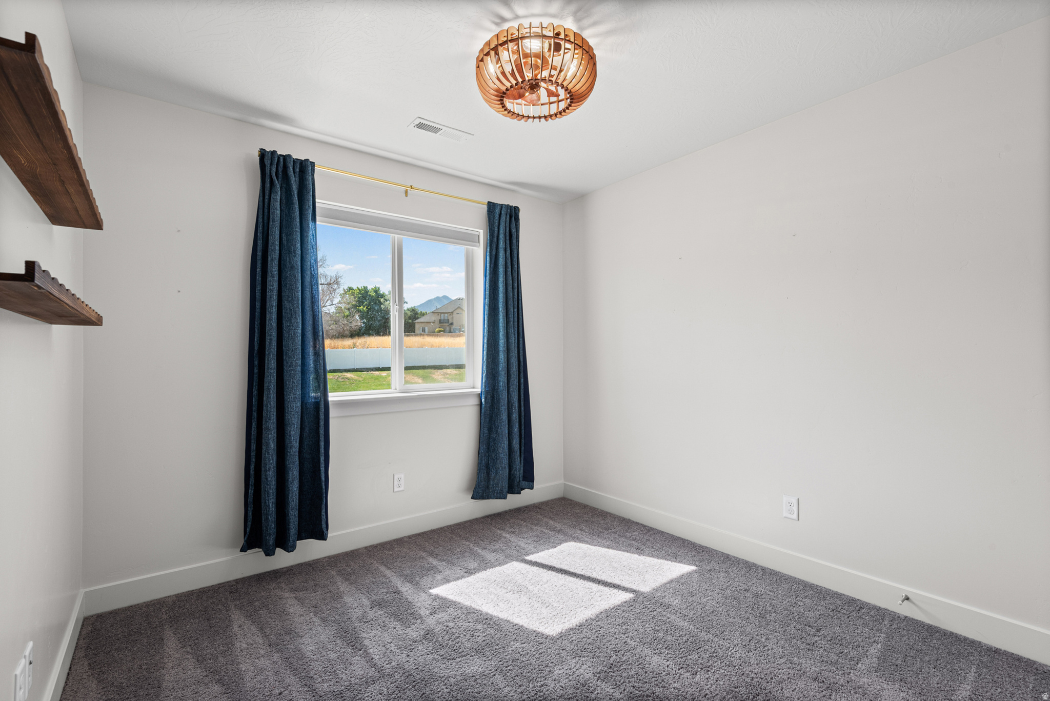 WHITE RAIL OVERLOOK - Residential