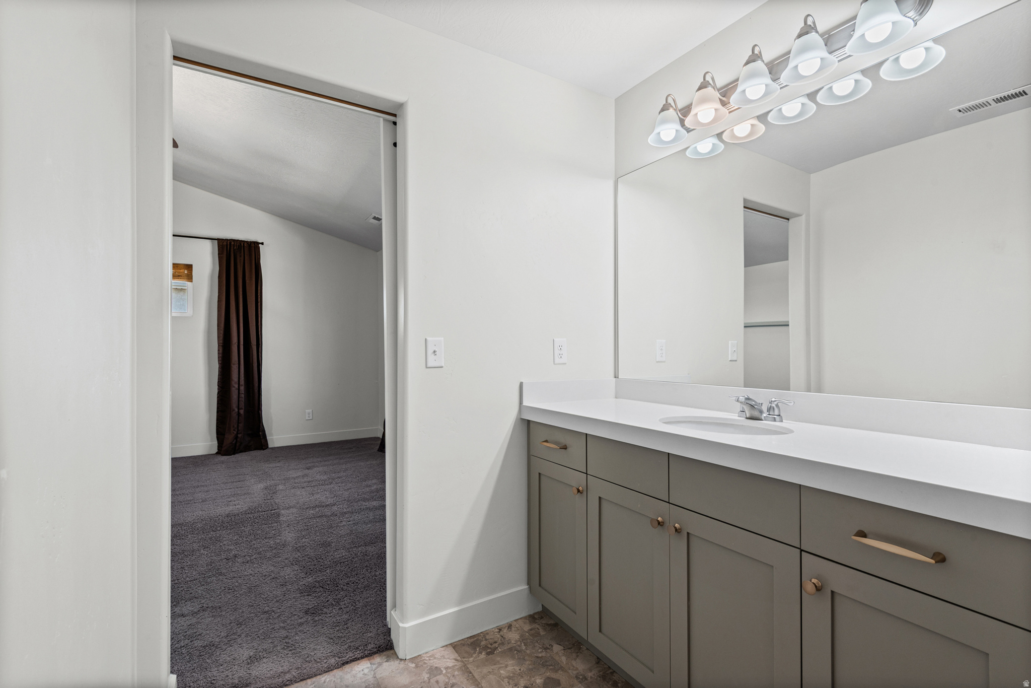 WHITE RAIL OVERLOOK - Residential