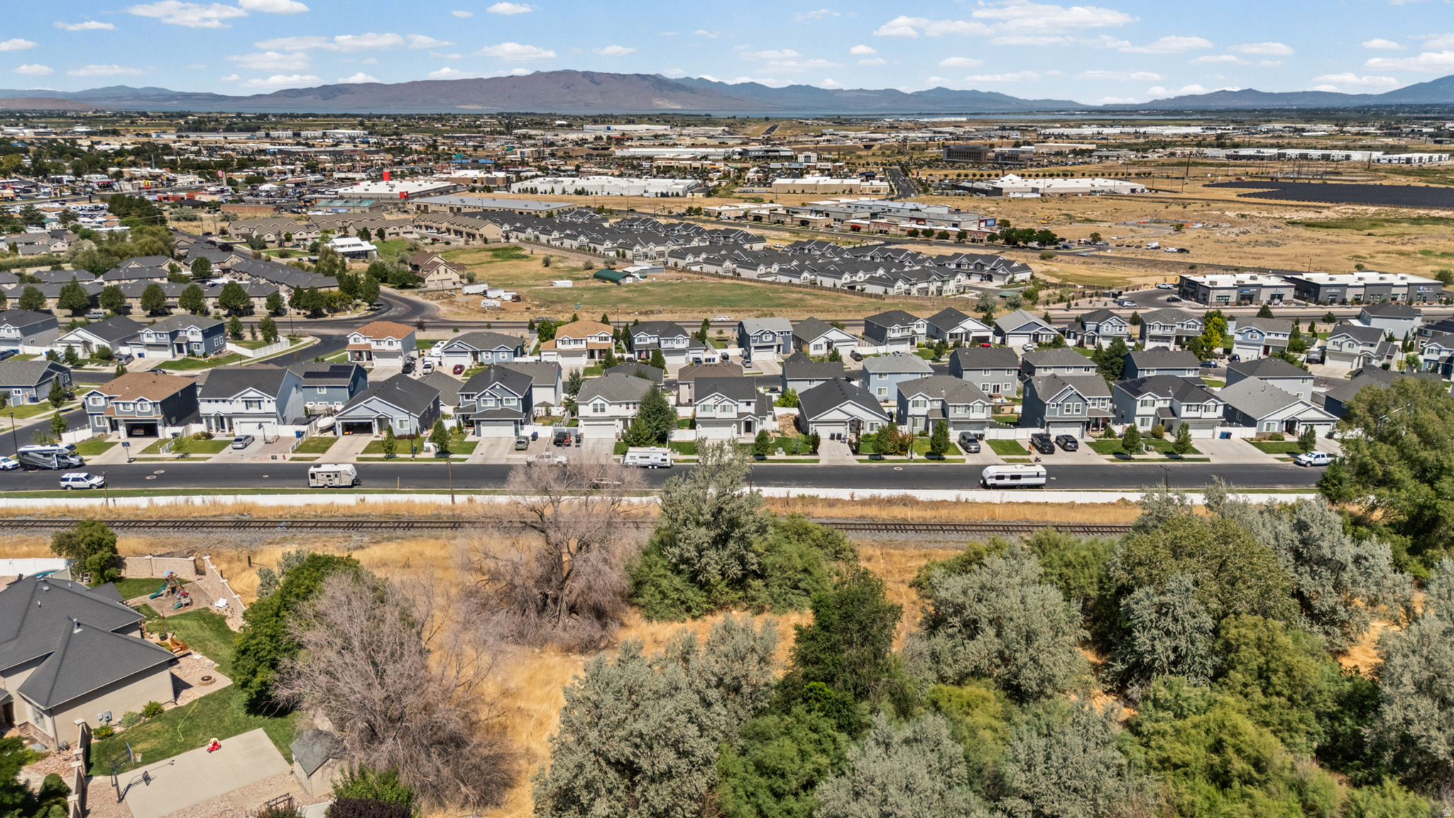 WHITE RAIL OVERLOOK - Residential