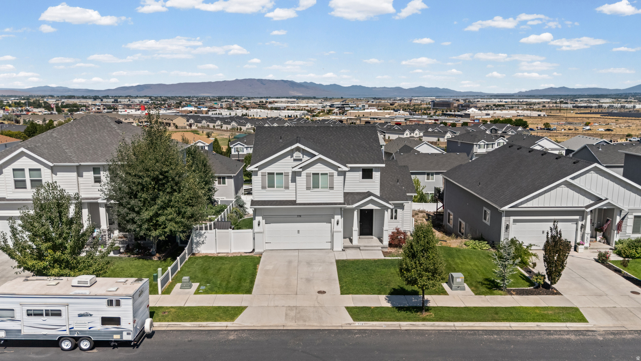 WHITE RAIL OVERLOOK - Residential