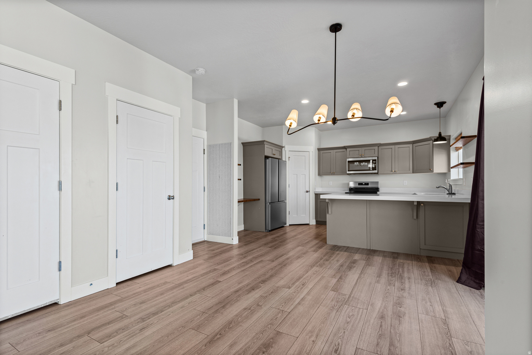 WHITE RAIL OVERLOOK - Residential