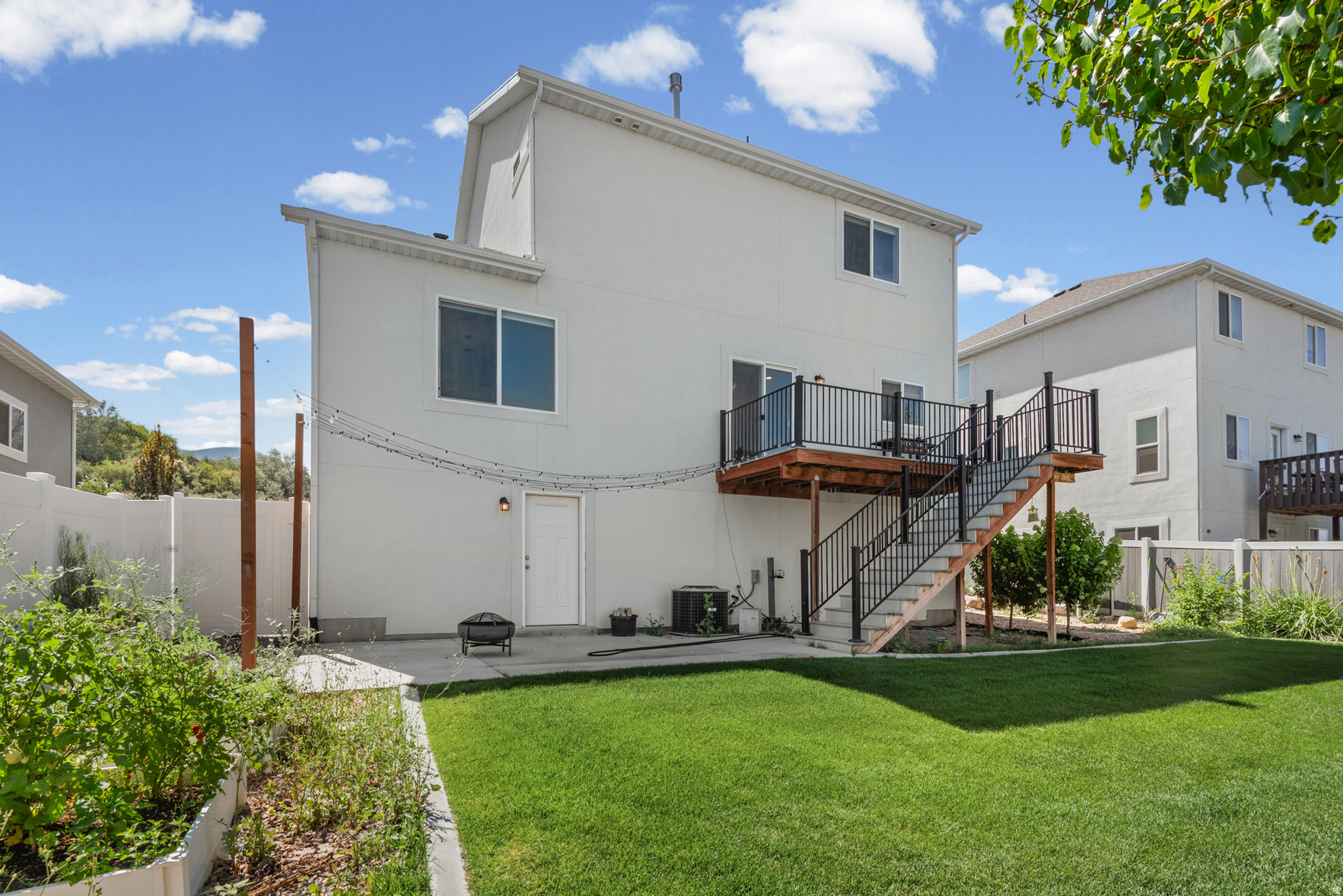 WHITE RAIL OVERLOOK - Residential