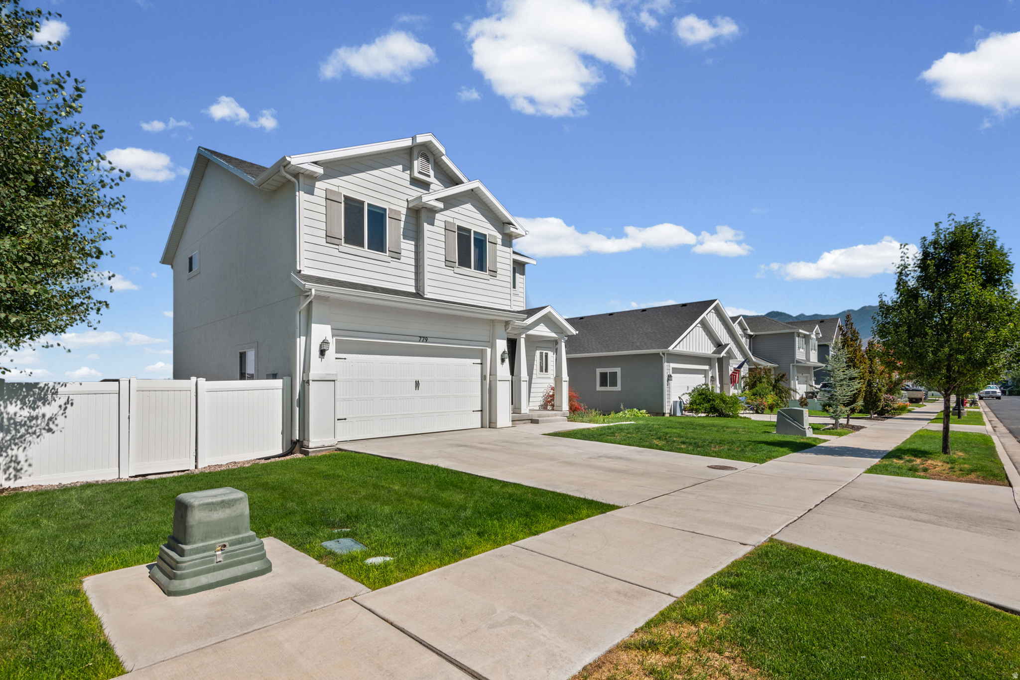 WHITE RAIL OVERLOOK - Residential