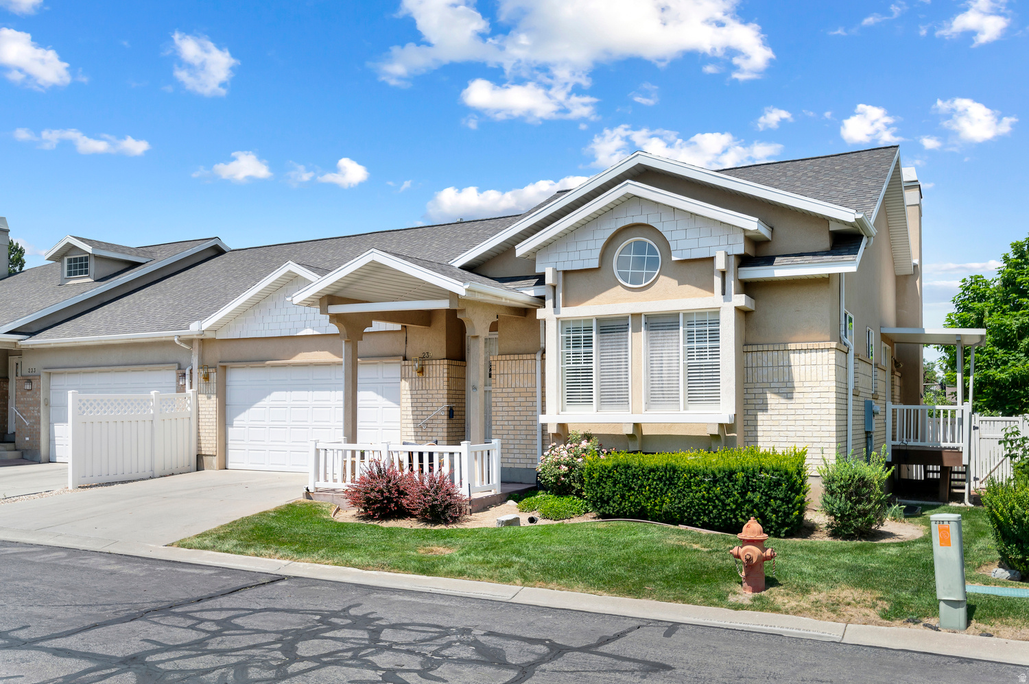 COTTAGE COVE CONDMN - Residential