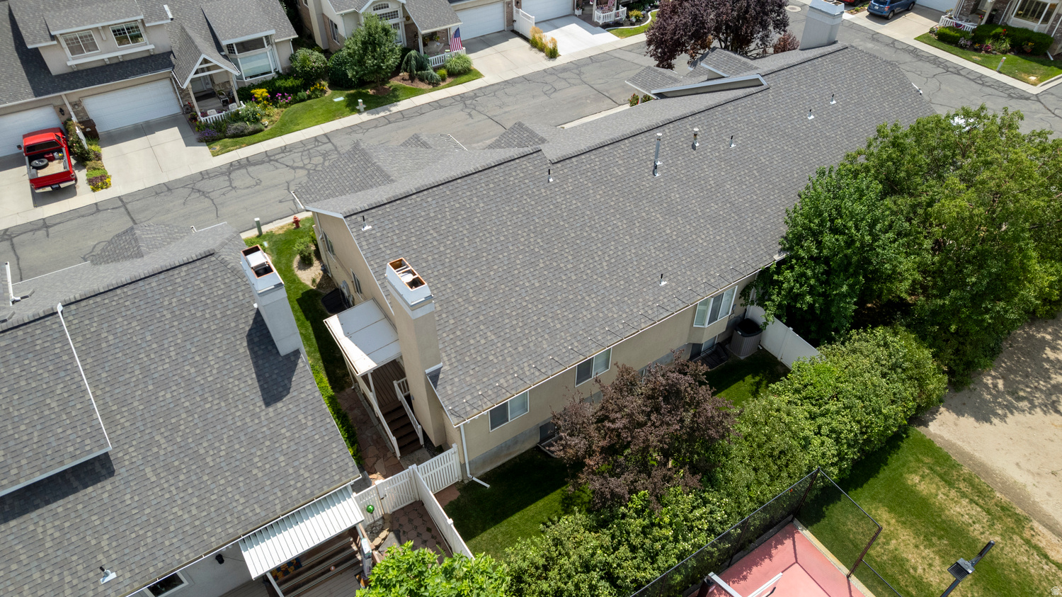 COTTAGE COVE CONDMN - Residential