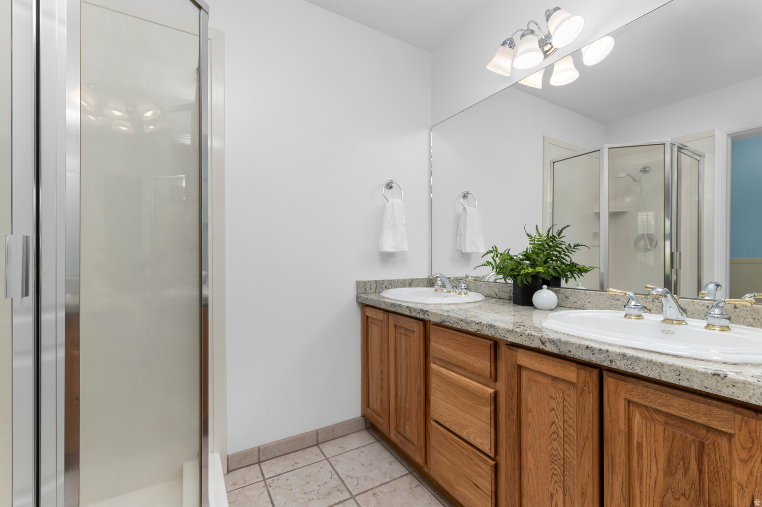 COTTAGE COVE CONDMN - Residential