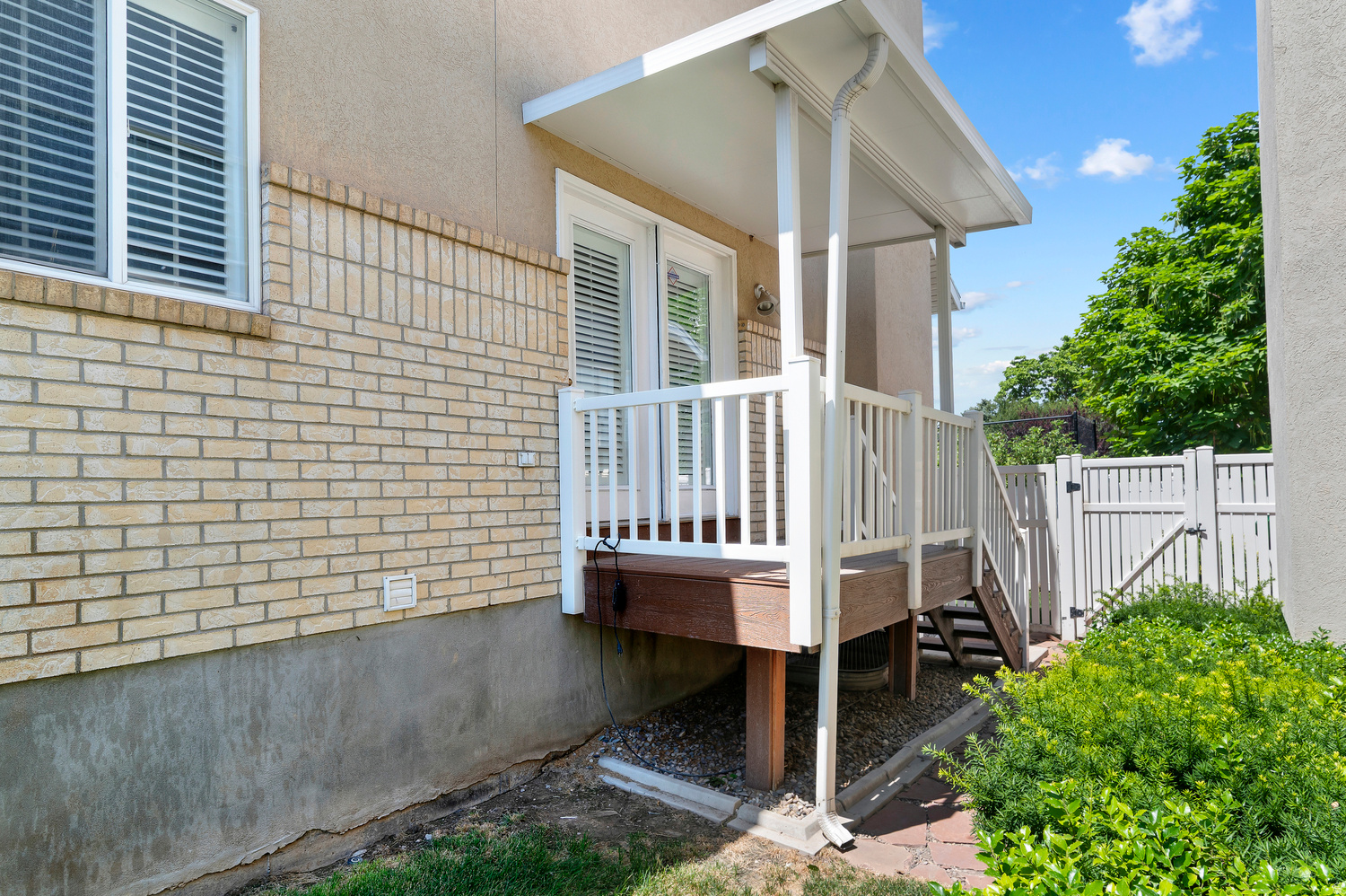 COTTAGE COVE CONDMN - Residential