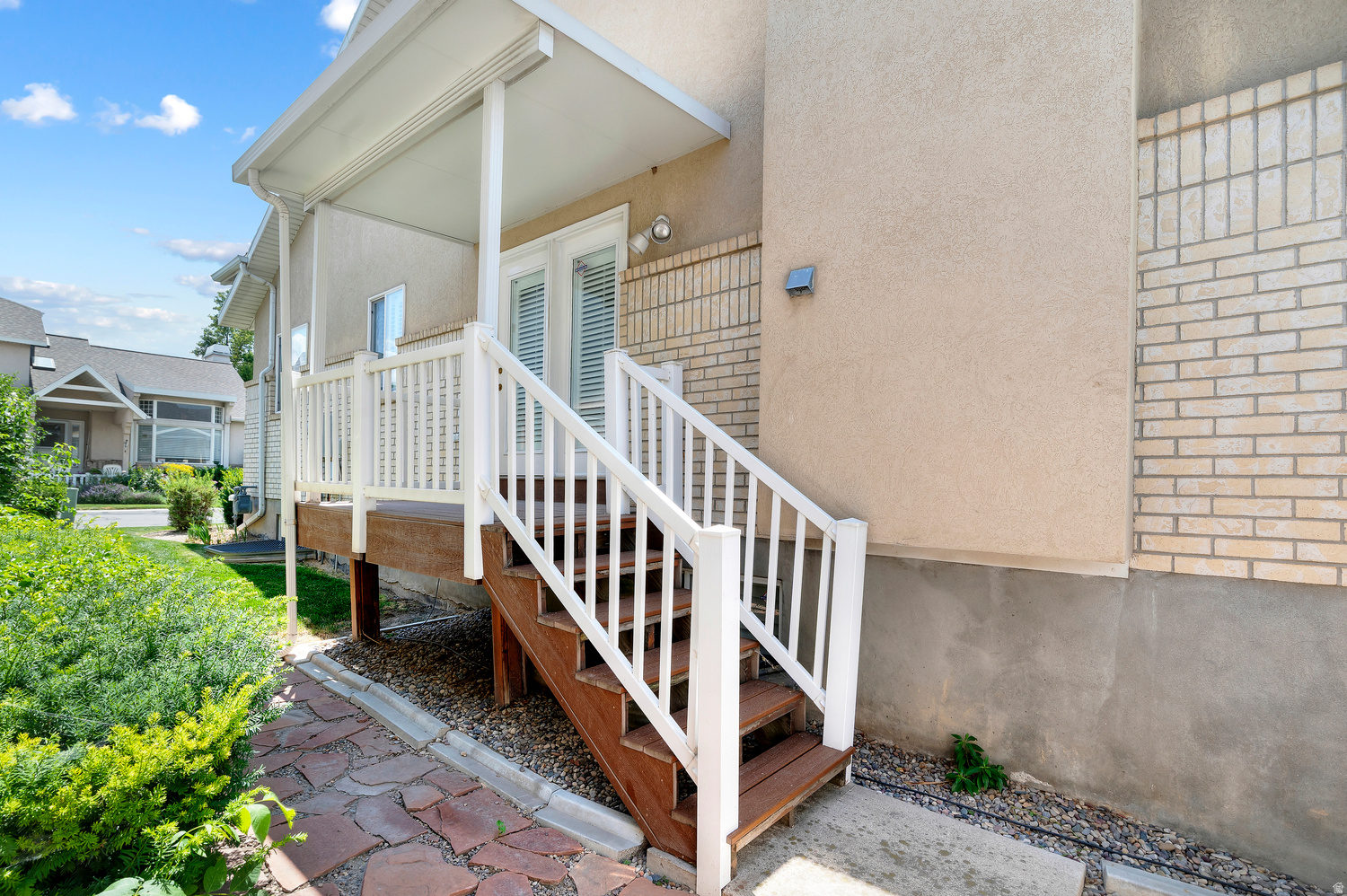 COTTAGE COVE CONDMN - Residential