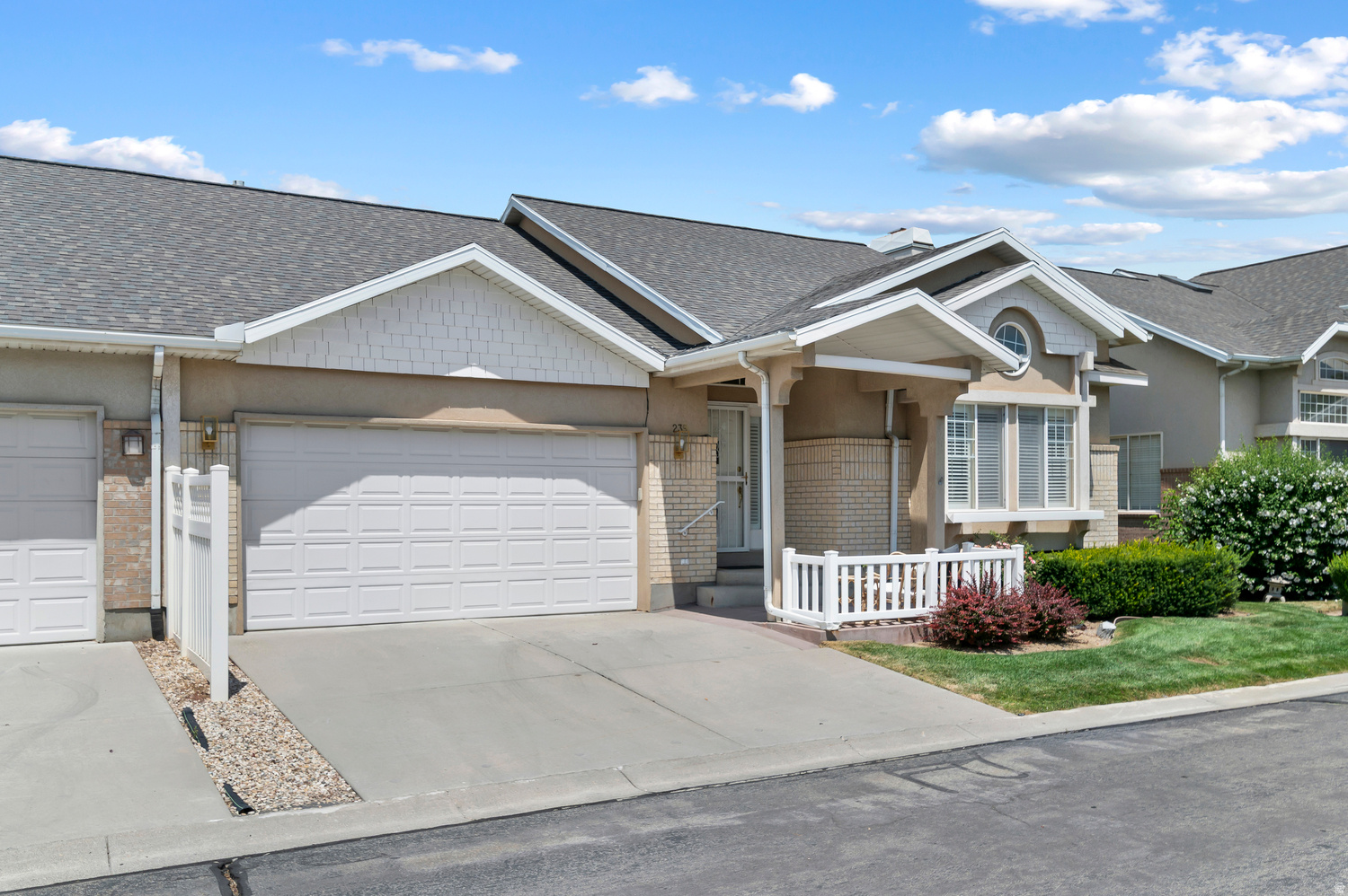 COTTAGE COVE CONDMN - Residential