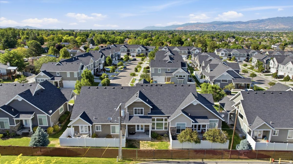 VILLAGES ON WINCHESTER - Residential