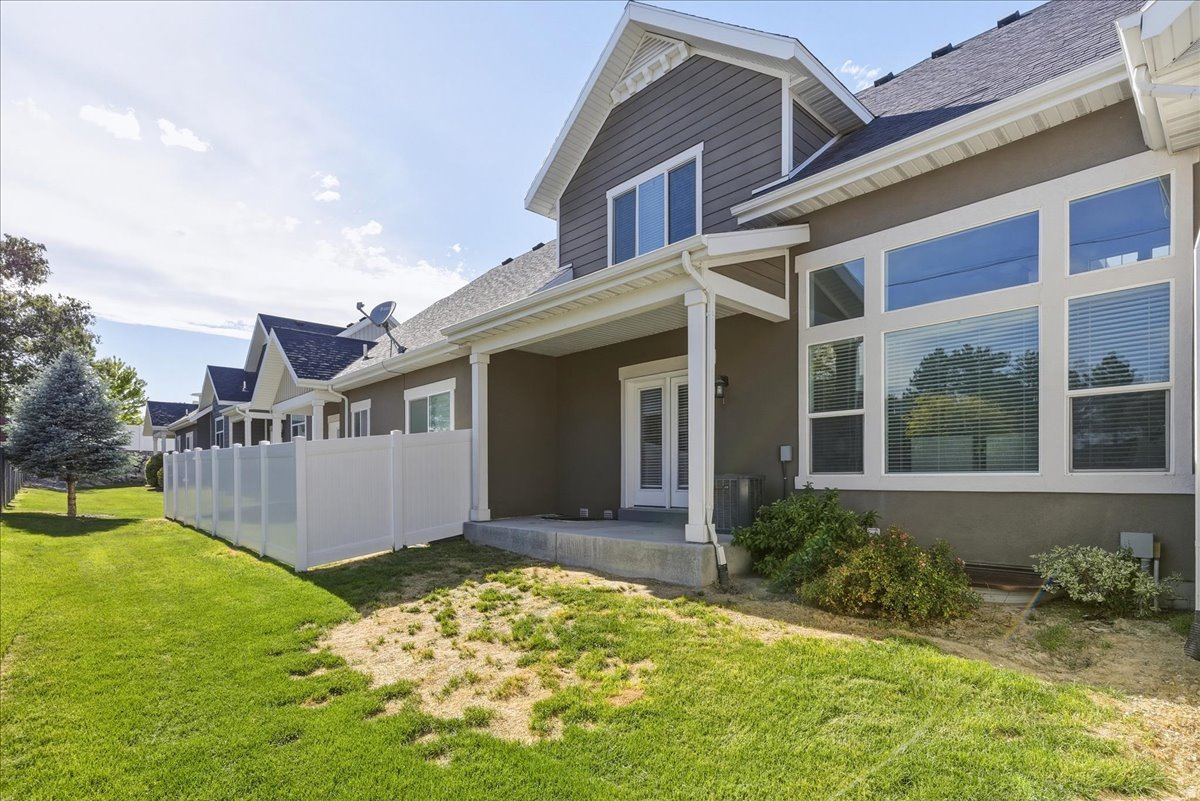 VILLAGES ON WINCHESTER - Residential