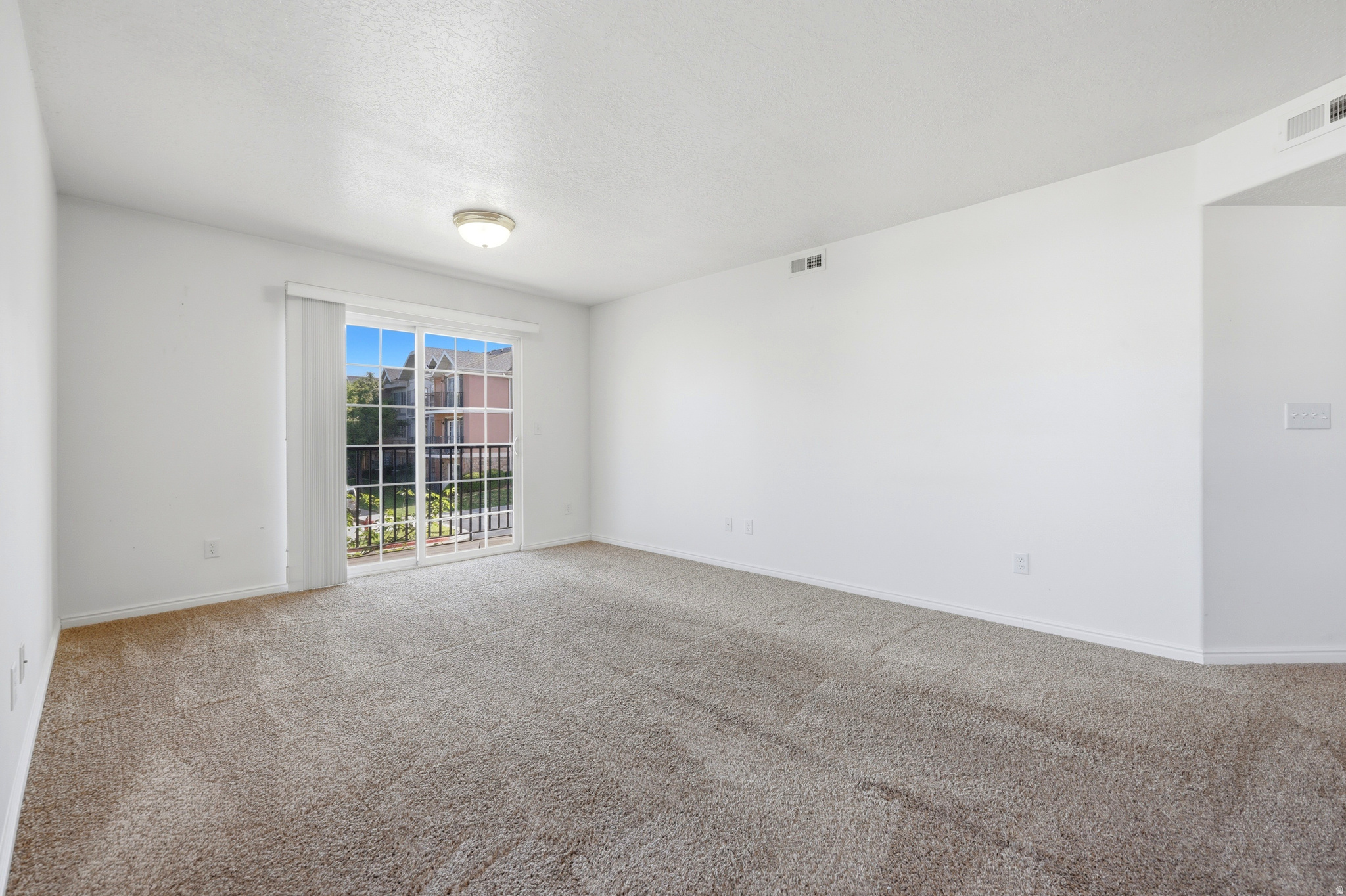 VIVANTE PHASE 17 CONDOMINIUMS - Residential