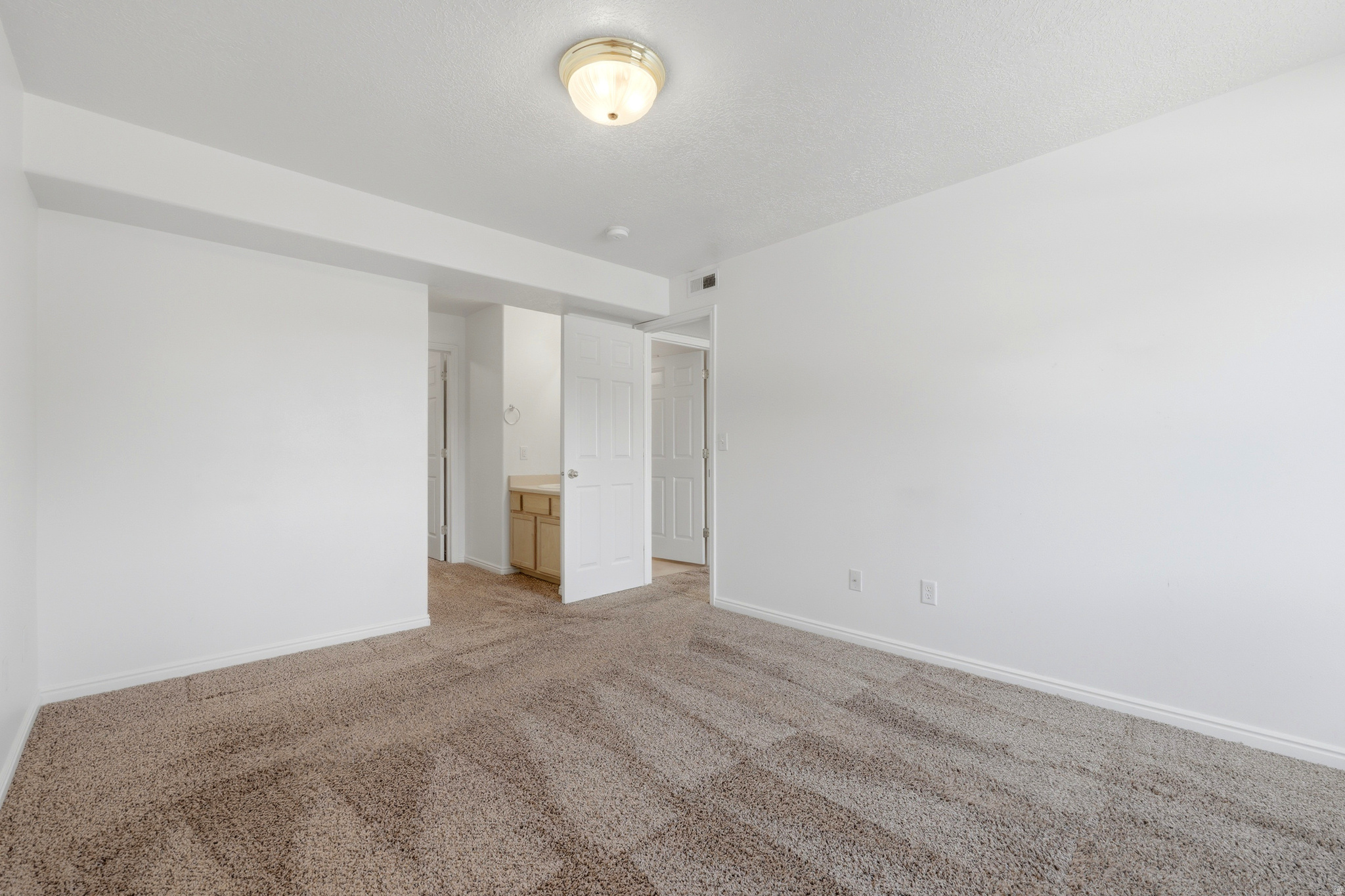 VIVANTE PHASE 17 CONDOMINIUMS - Residential