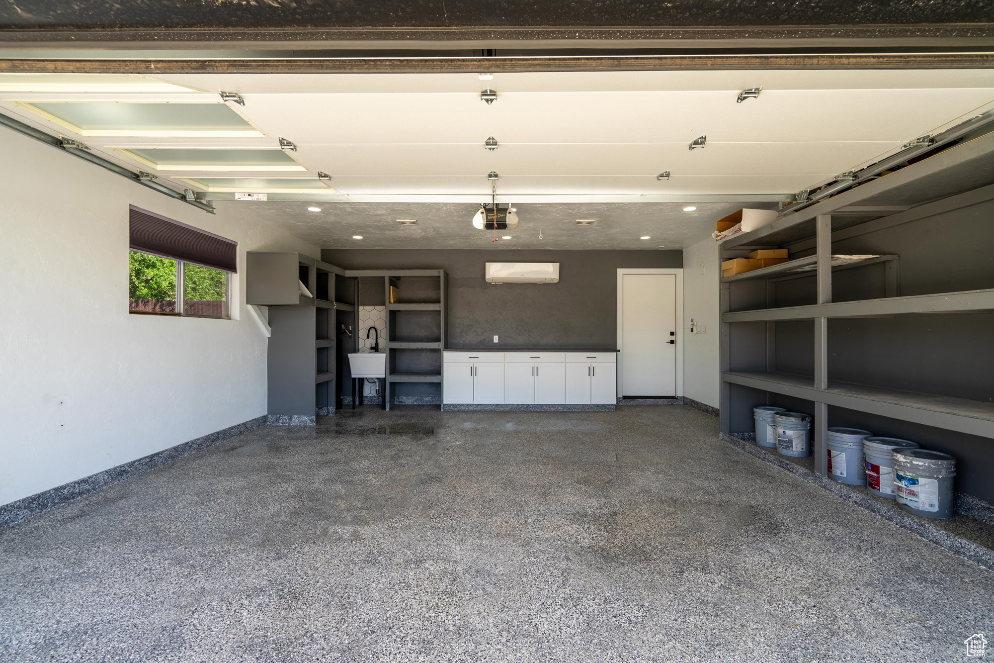 BLOOMINGTON HILLS - Residential