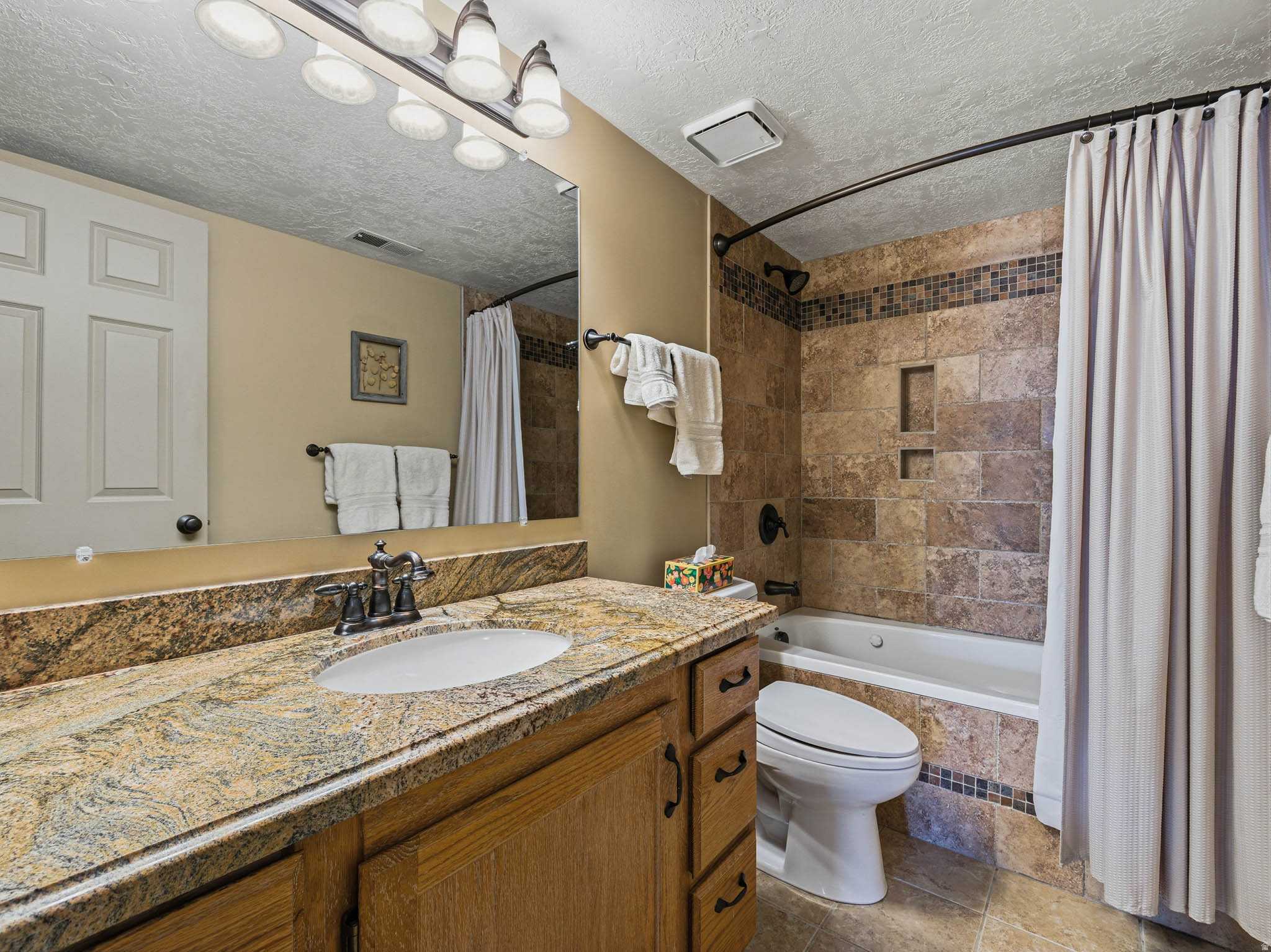 SWISS OAKS - Residential