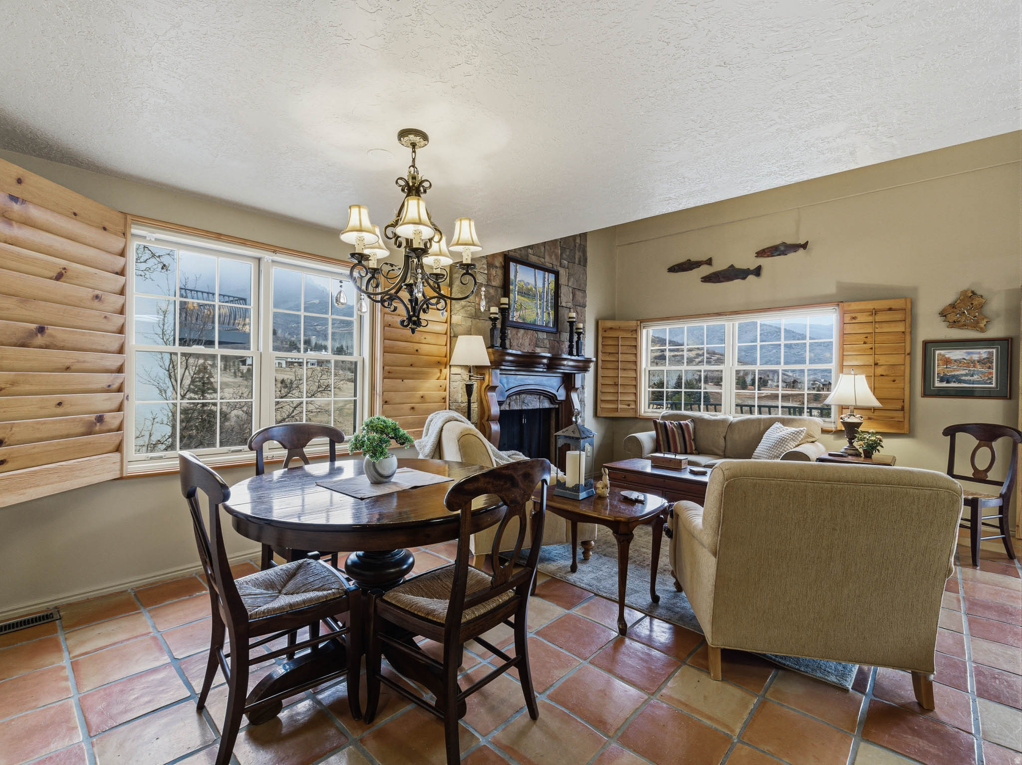 SWISS OAKS - Residential