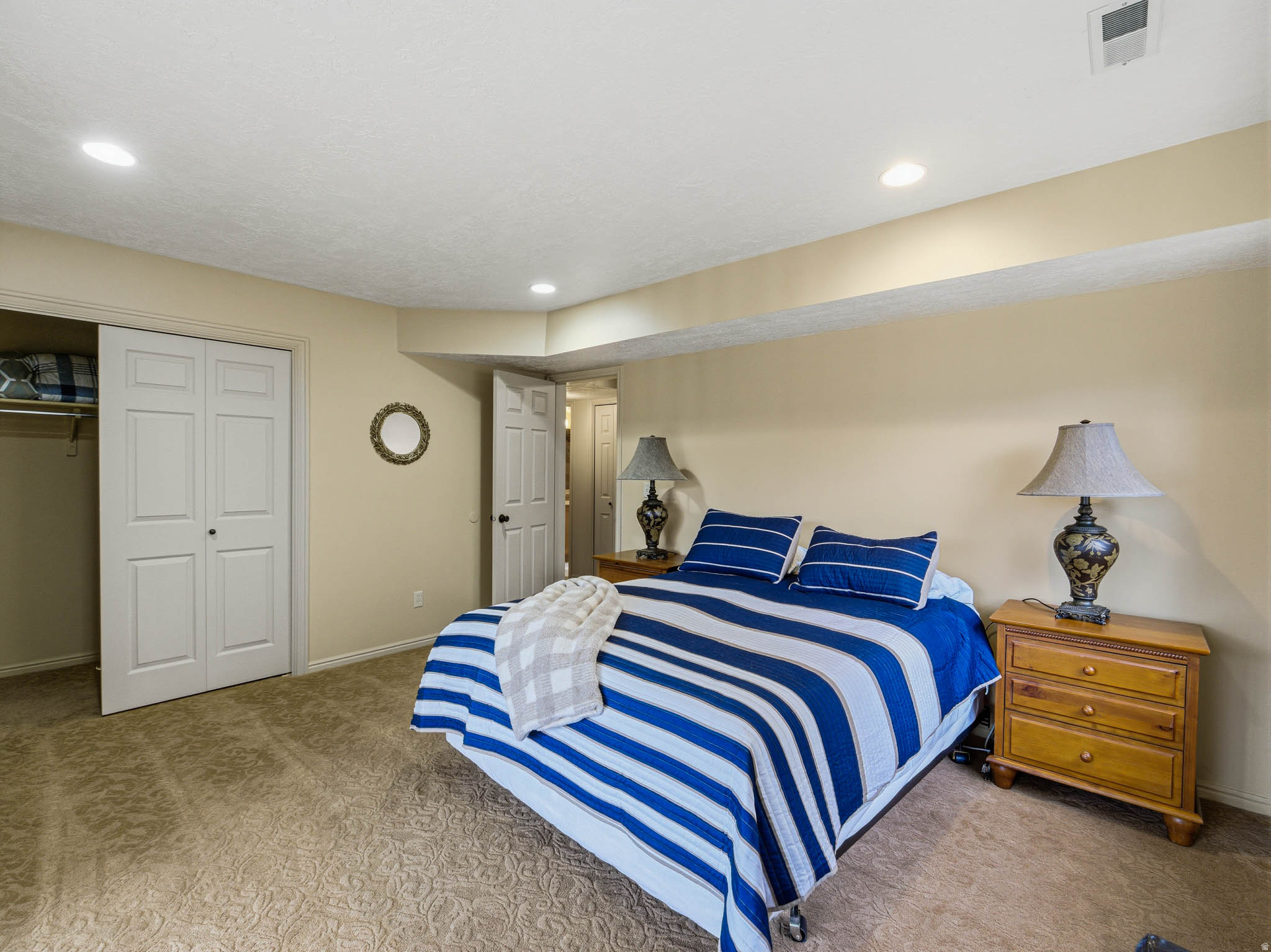 SWISS OAKS - Residential