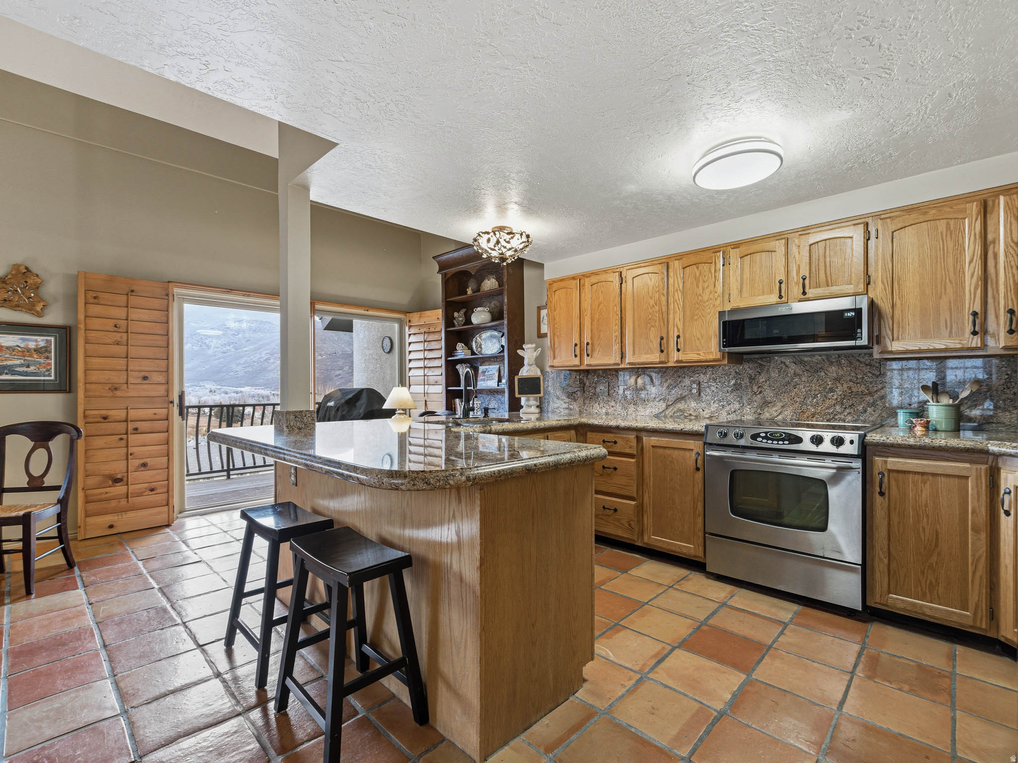 SWISS OAKS - Residential