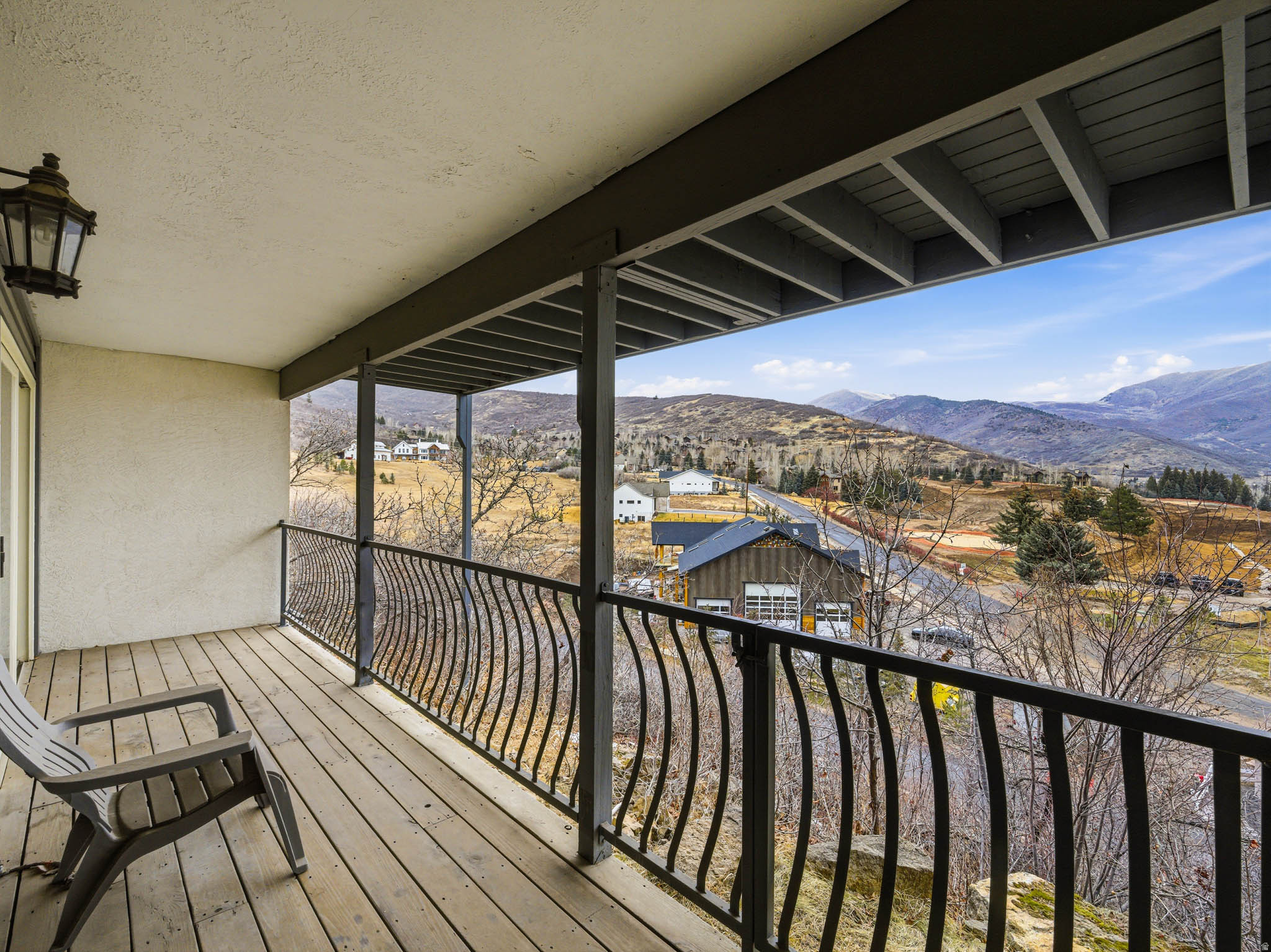 SWISS OAKS - Residential