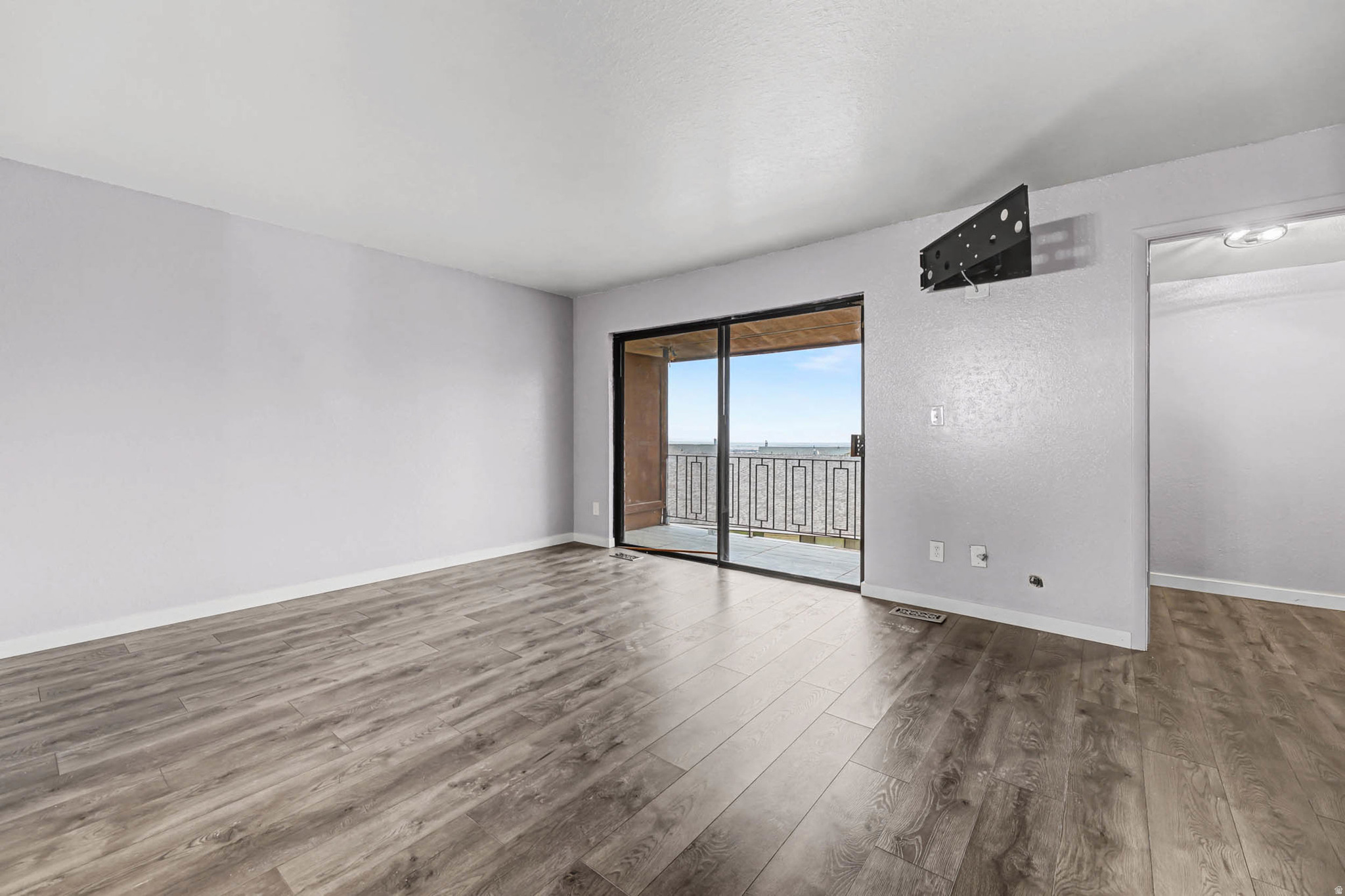 BENCHMARK VILLAGE - Residential