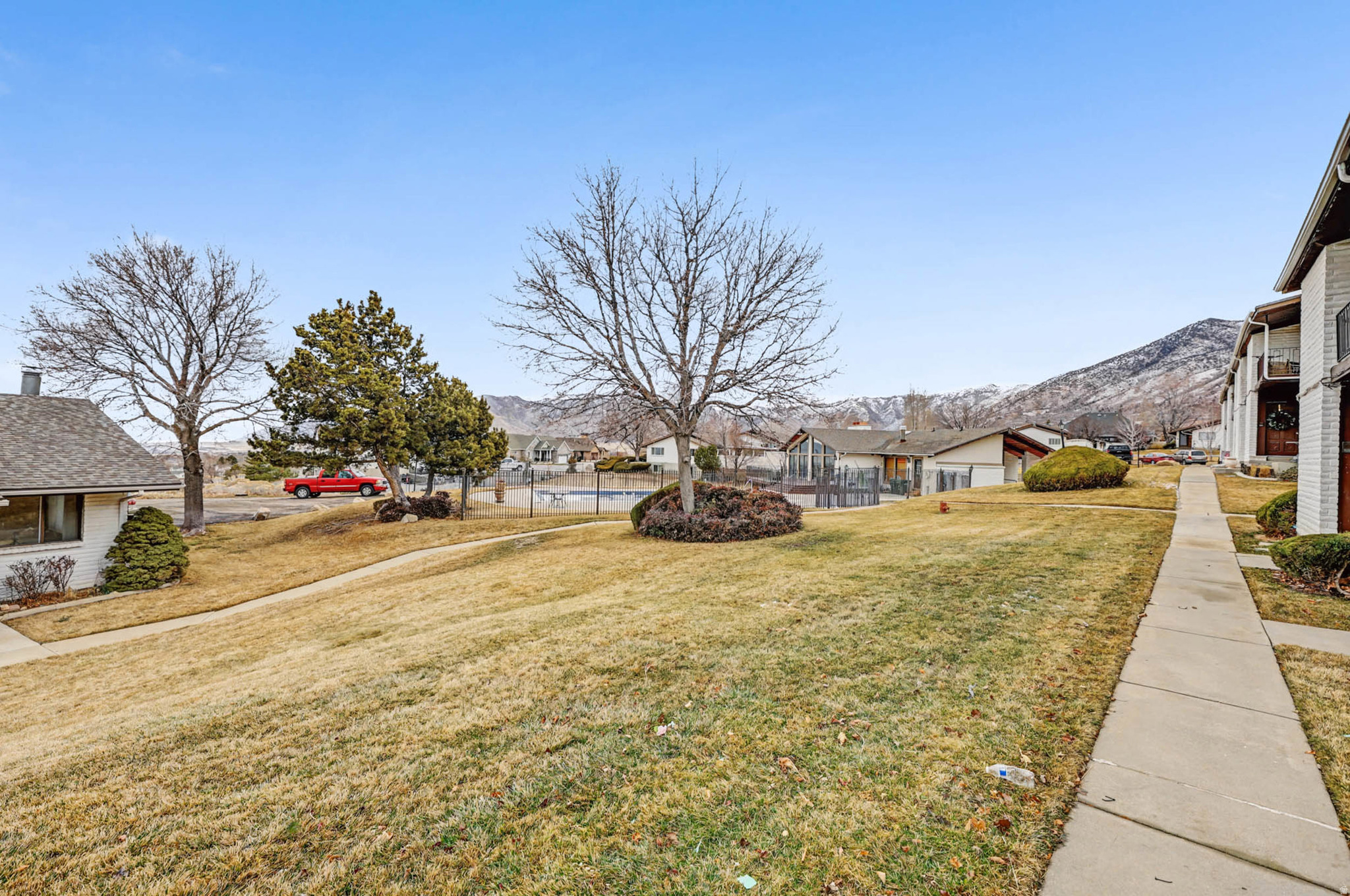 BENCHMARK VILLAGE - Residential