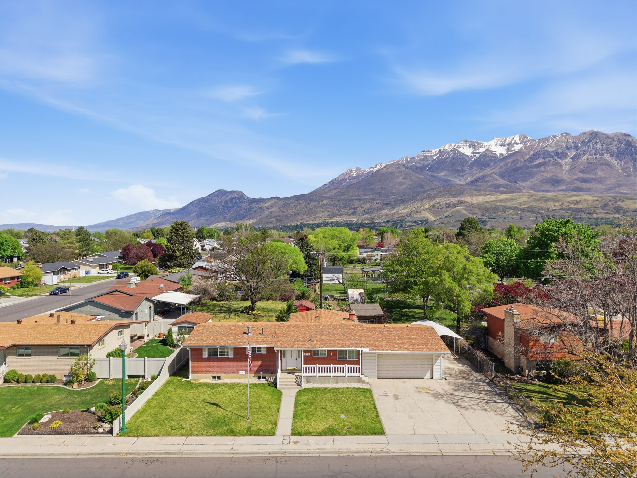 LUGAR BUENA PARK - Residential