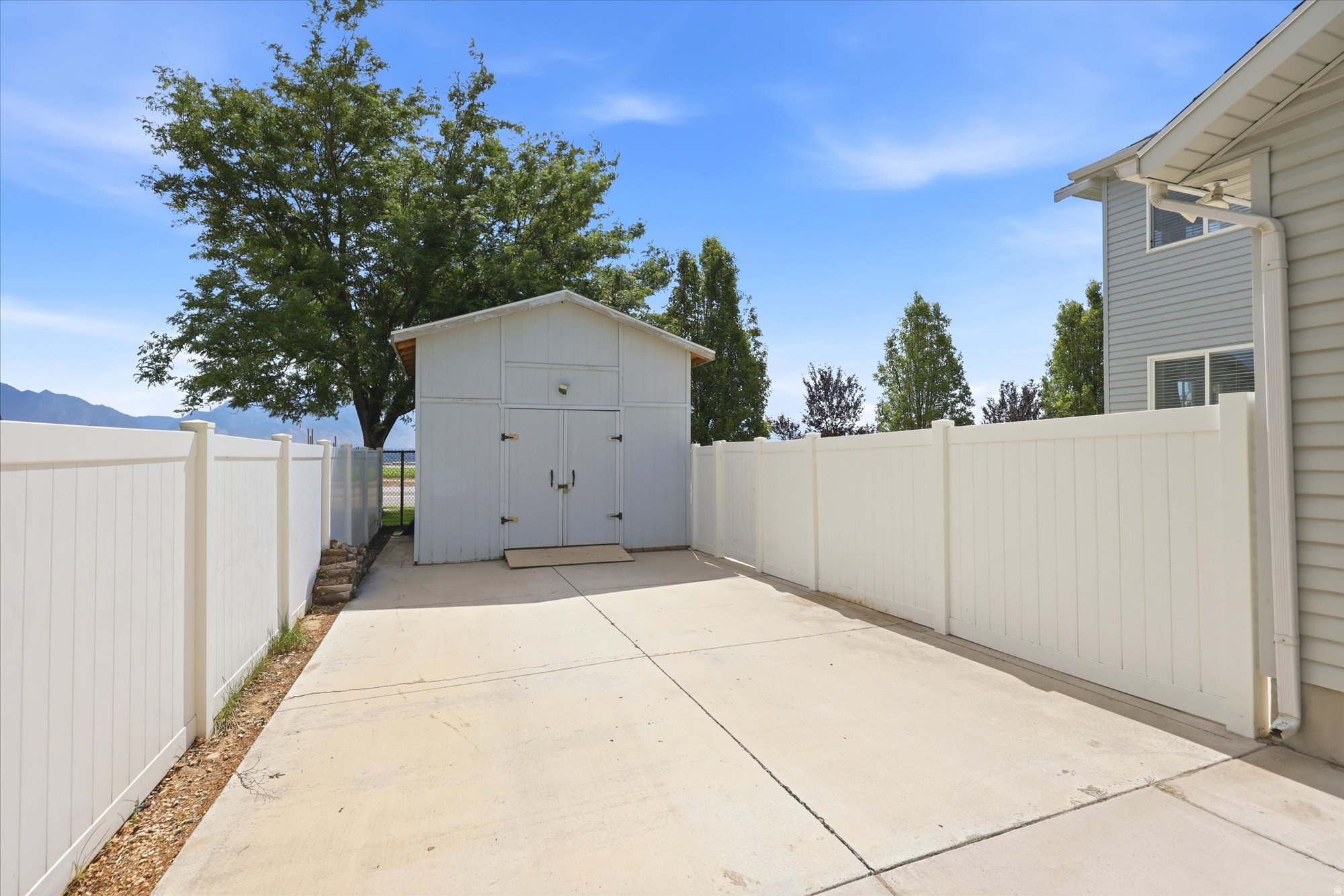 SUNRISE MEADOWS - Residential