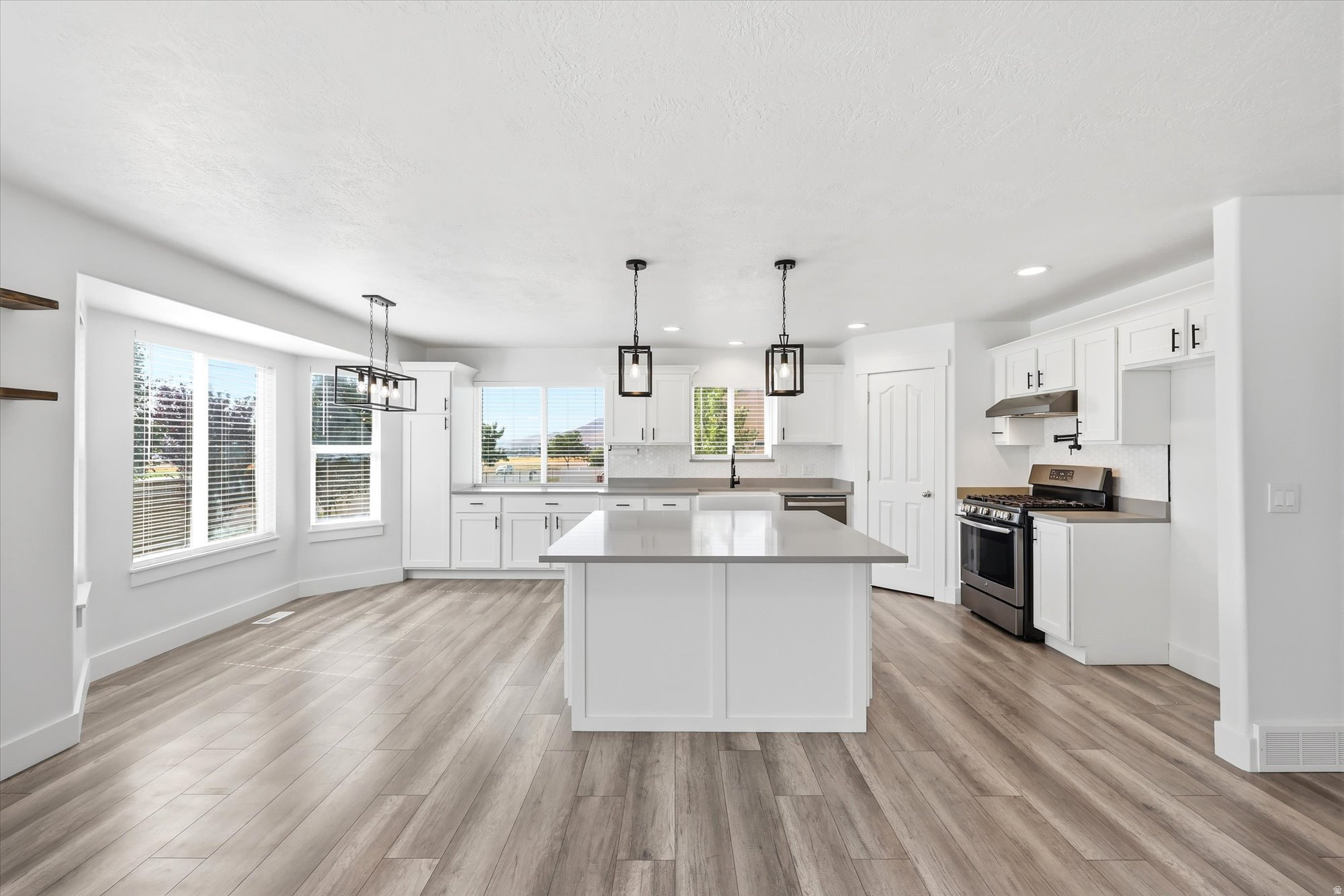 SUNRISE MEADOWS - Residential