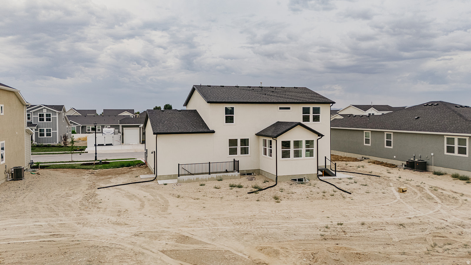 THE ESTATES AT SUNSET FLATS - Residential