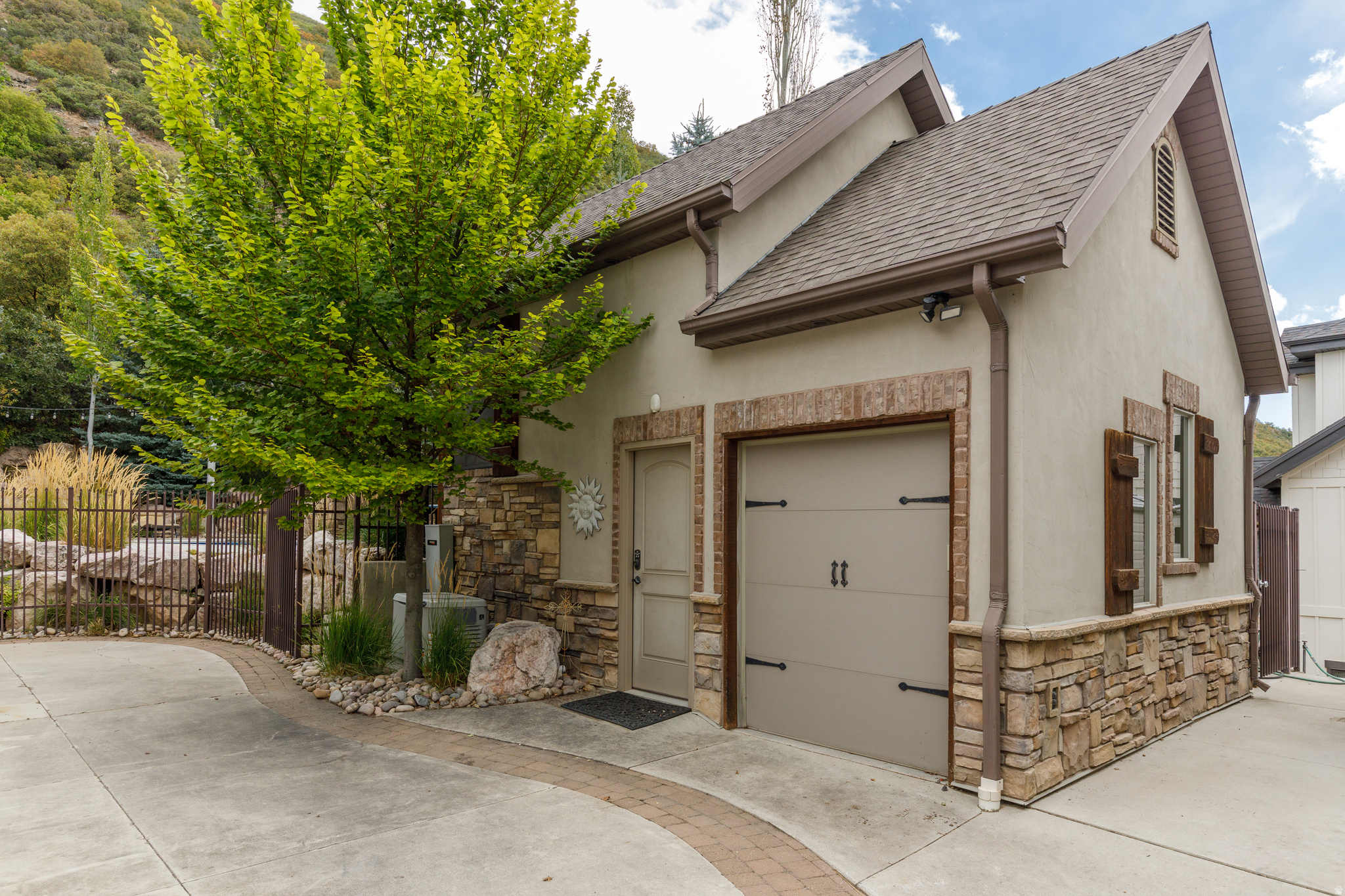 LAYTON RIDGES - Residential