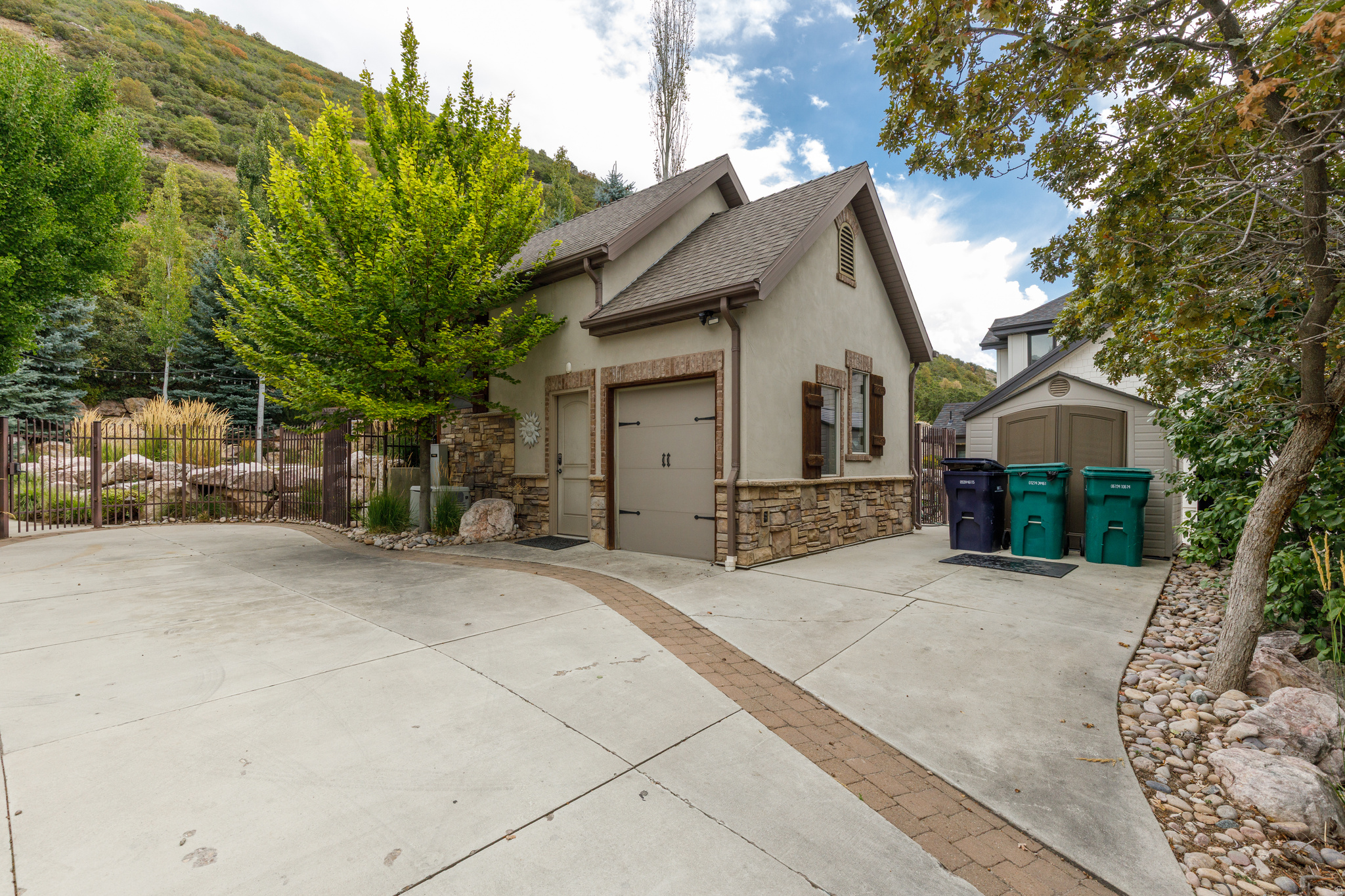 LAYTON RIDGES - Residential