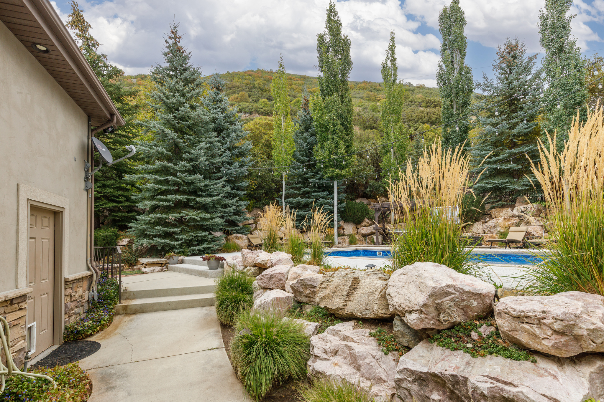 LAYTON RIDGES - Residential