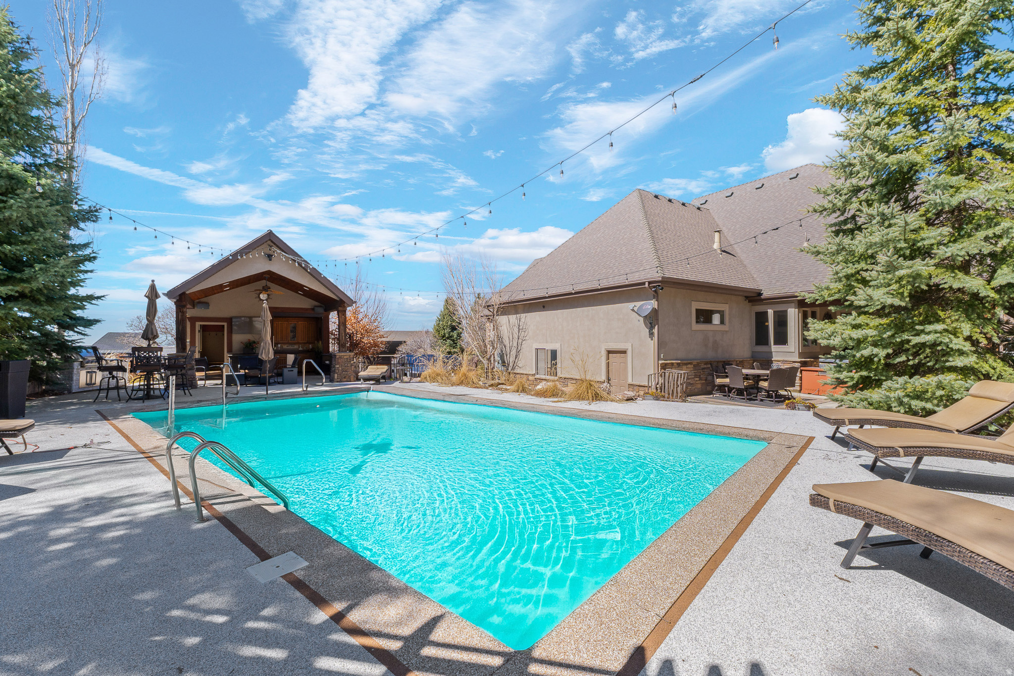 LAYTON RIDGES - Residential