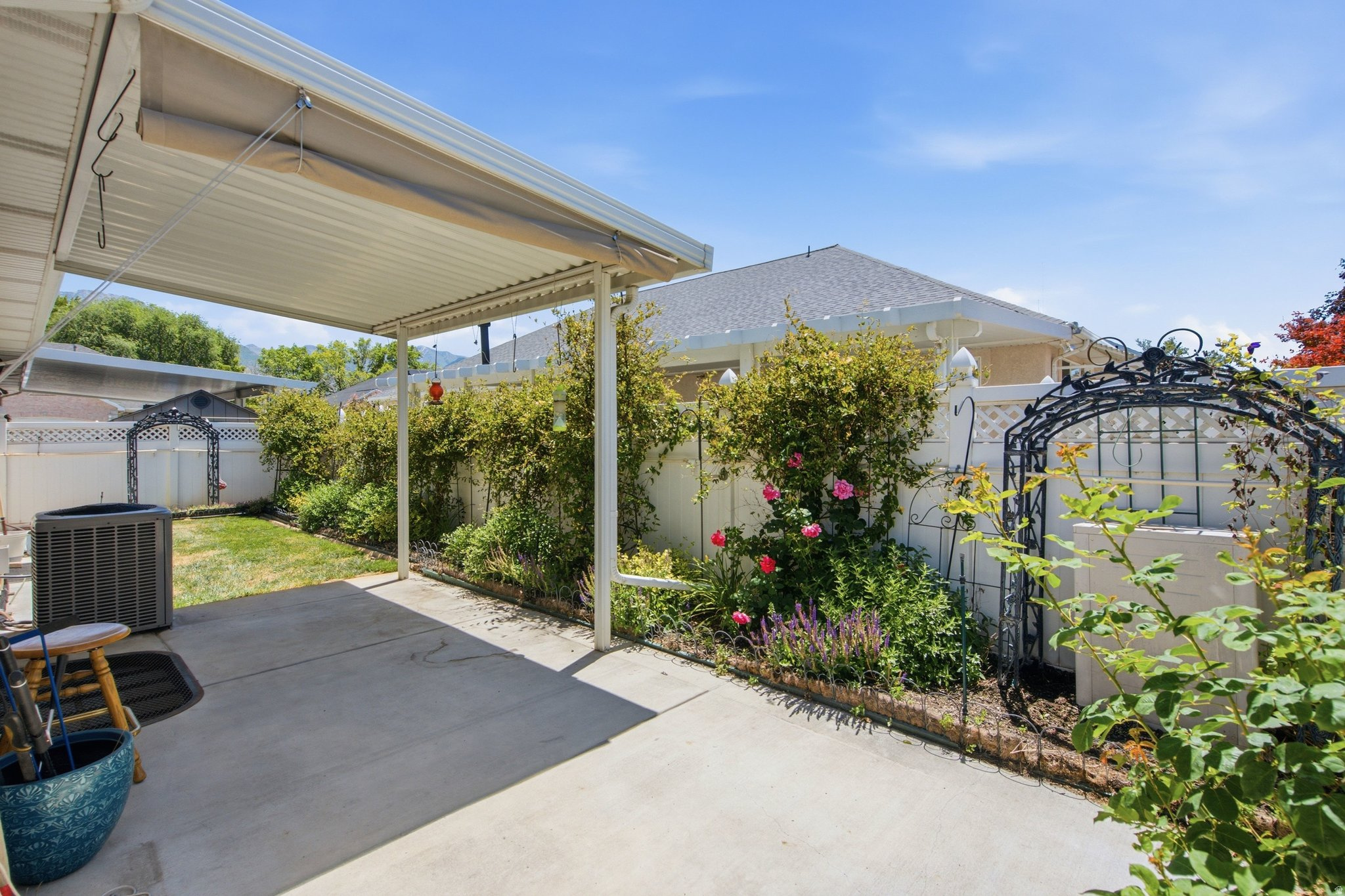 MOUNTAIN ROSE - Residential