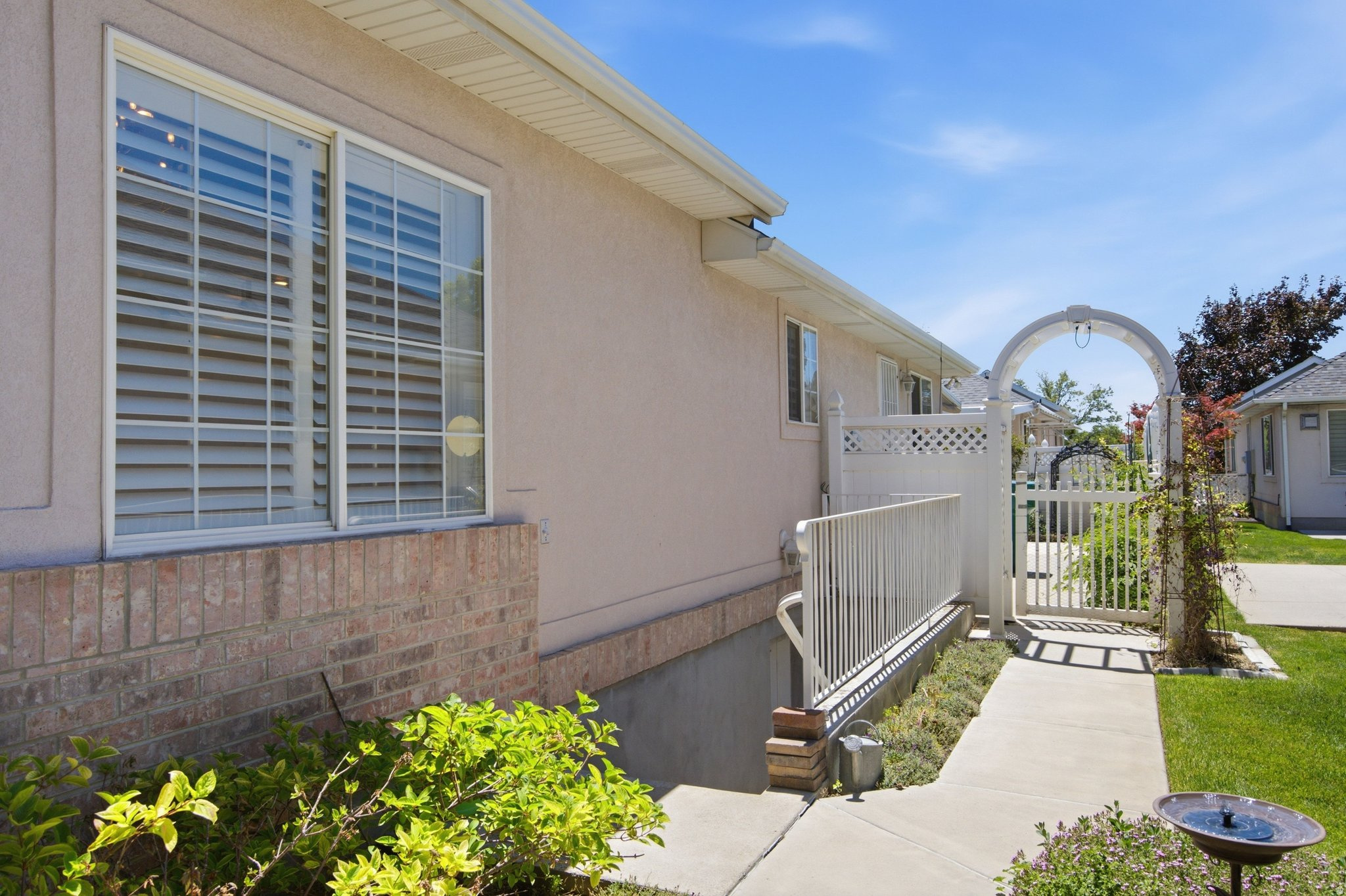 MOUNTAIN ROSE - Residential
