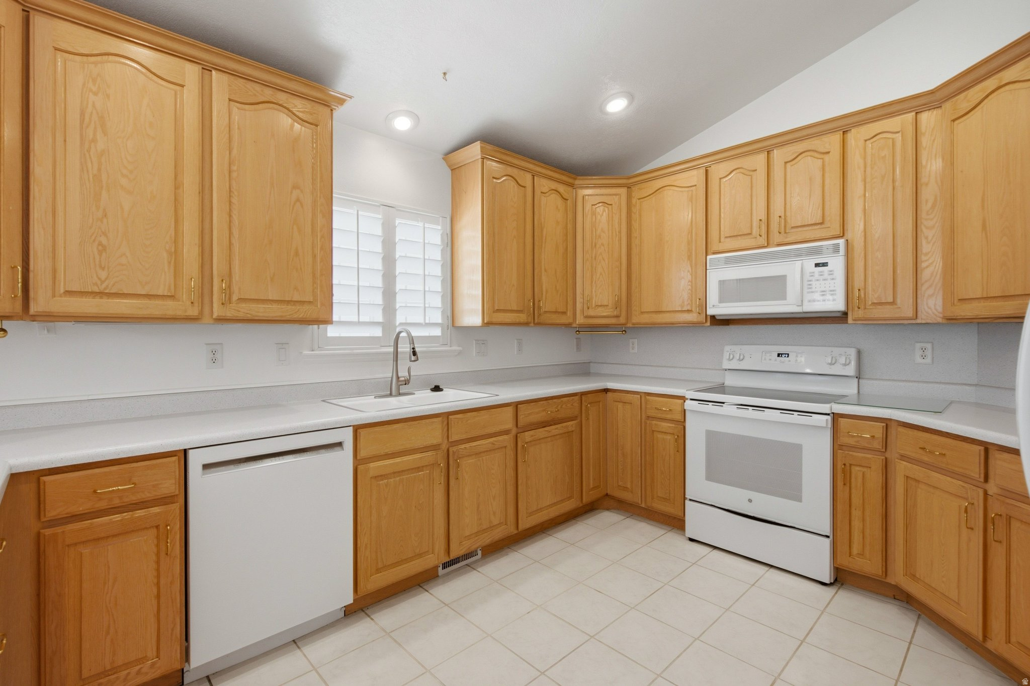 MOUNTAIN ROSE - Residential
