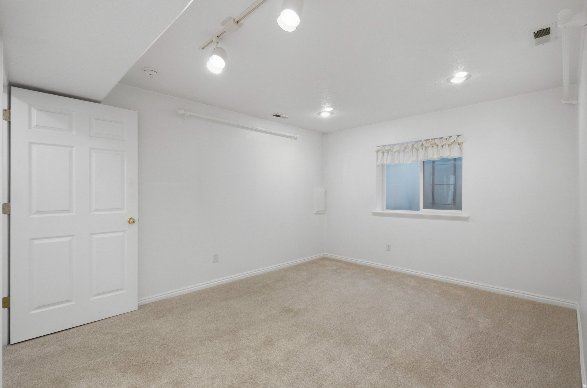 MOUNTAIN ROSE - Residential