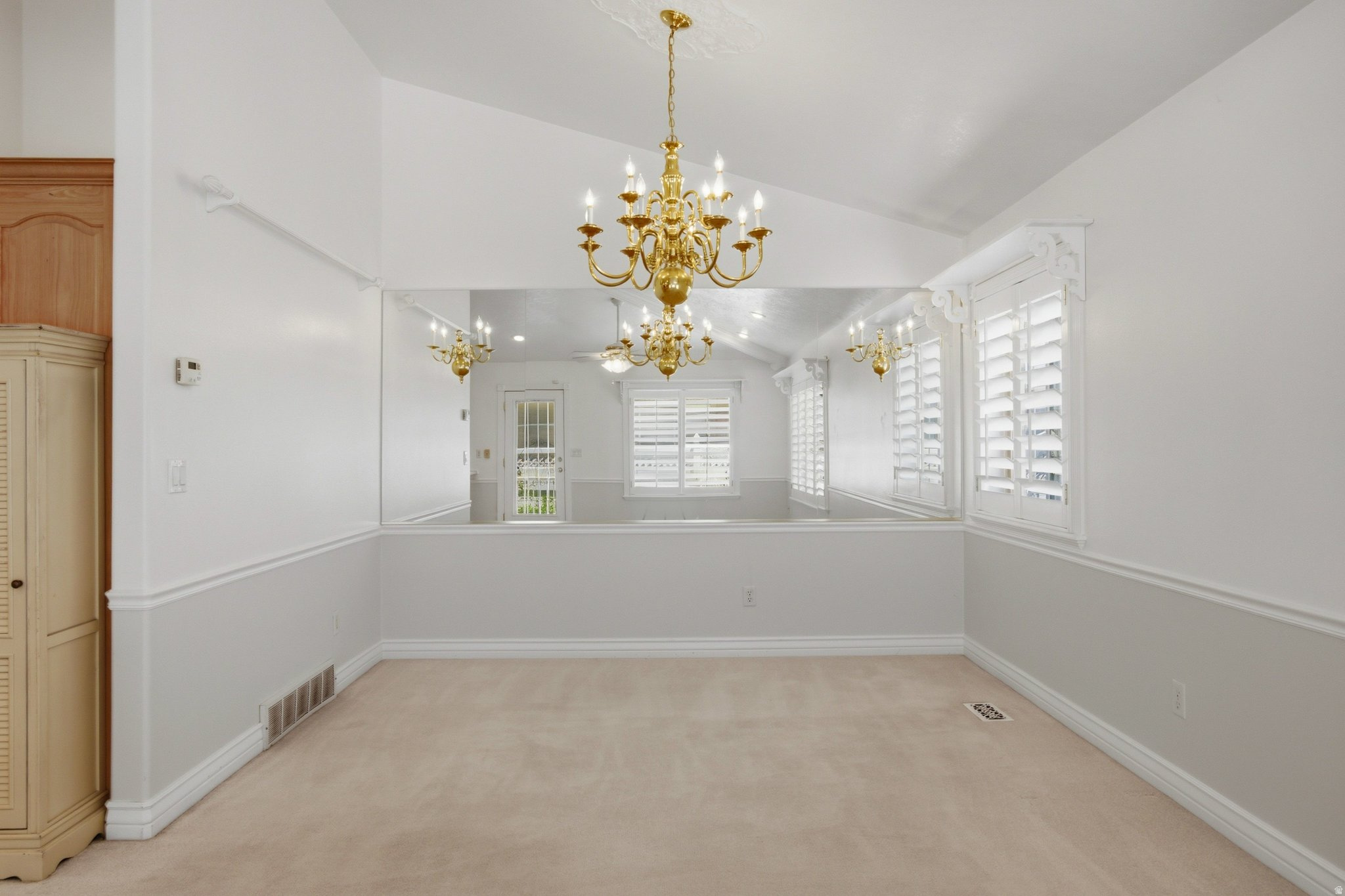 MOUNTAIN ROSE - Residential