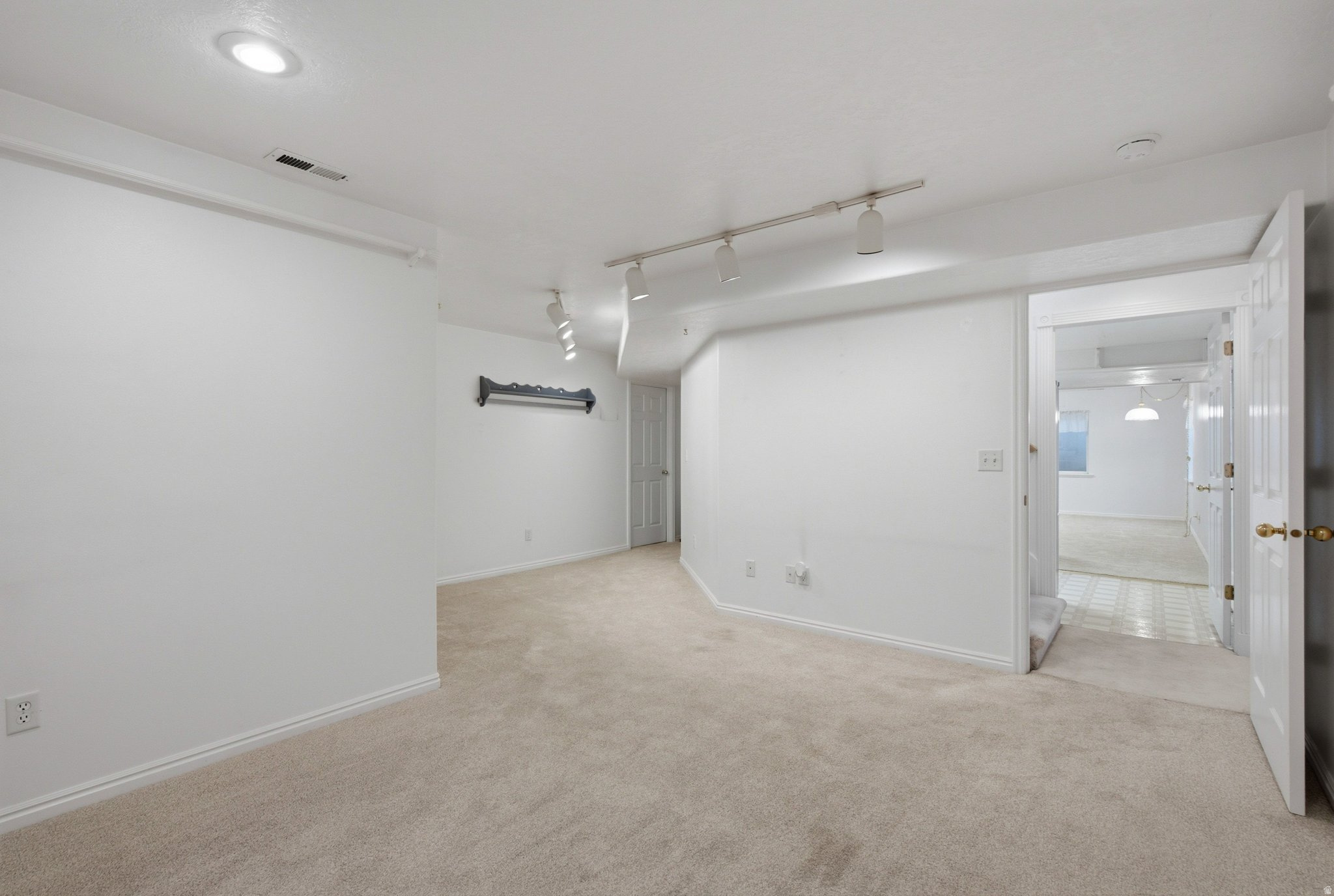 MOUNTAIN ROSE - Residential