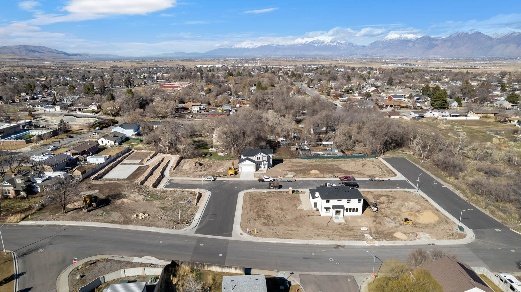 BELLE HOLLOW - Residential