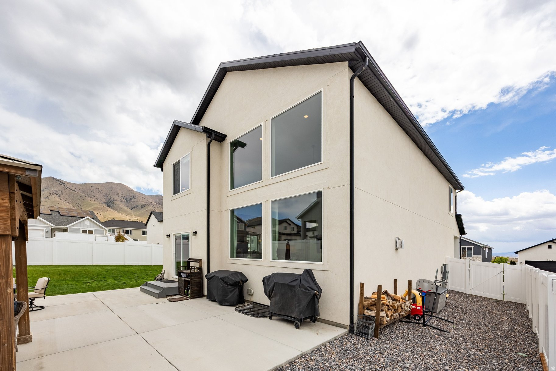 EAGLE POINT - Residential