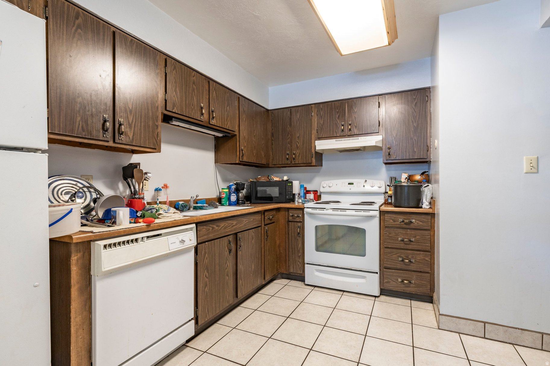 PARKWOOD ESTATES - Residential