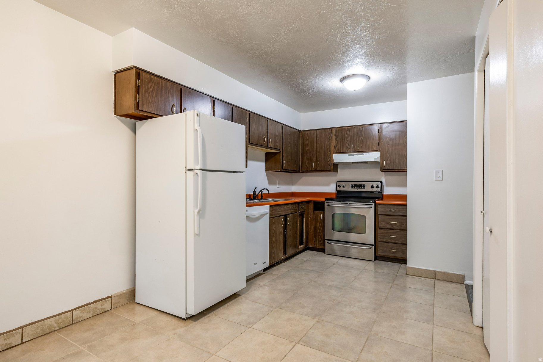 PARKWOOD ESTATES - Residential