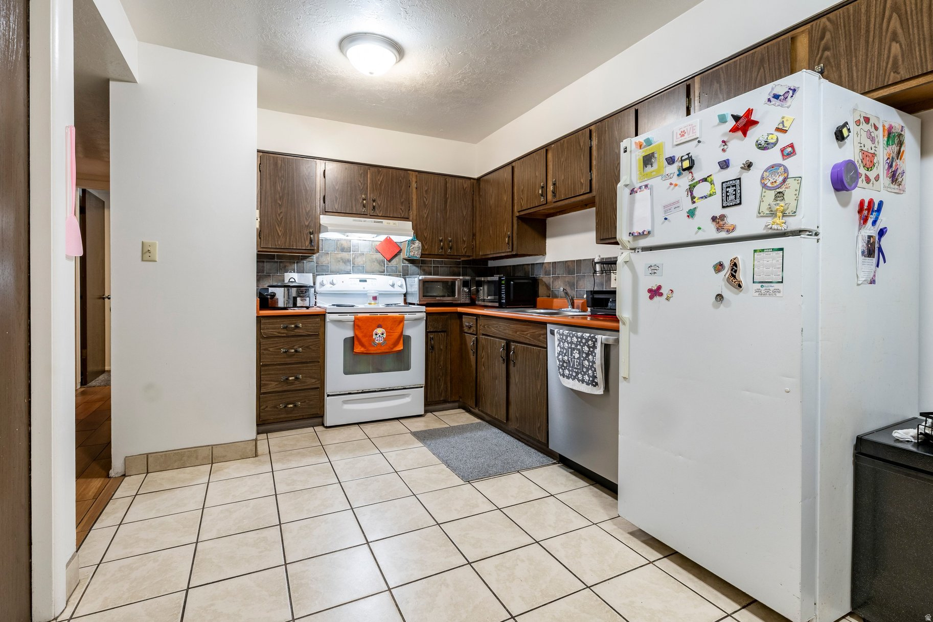 PARKWOOD ESTATES - Residential