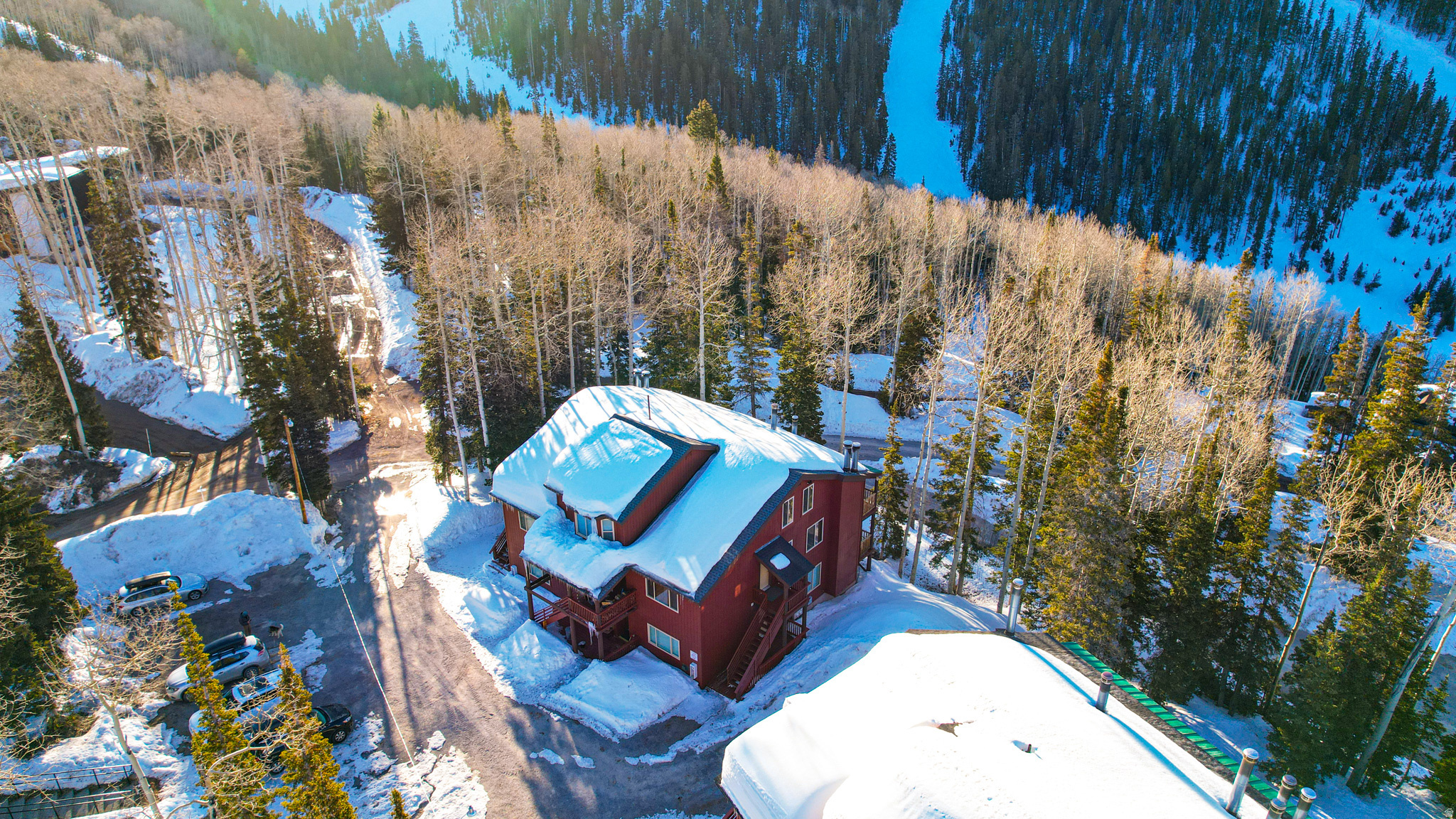 SNOWFLAKE CONDOMINIUMS - Residential